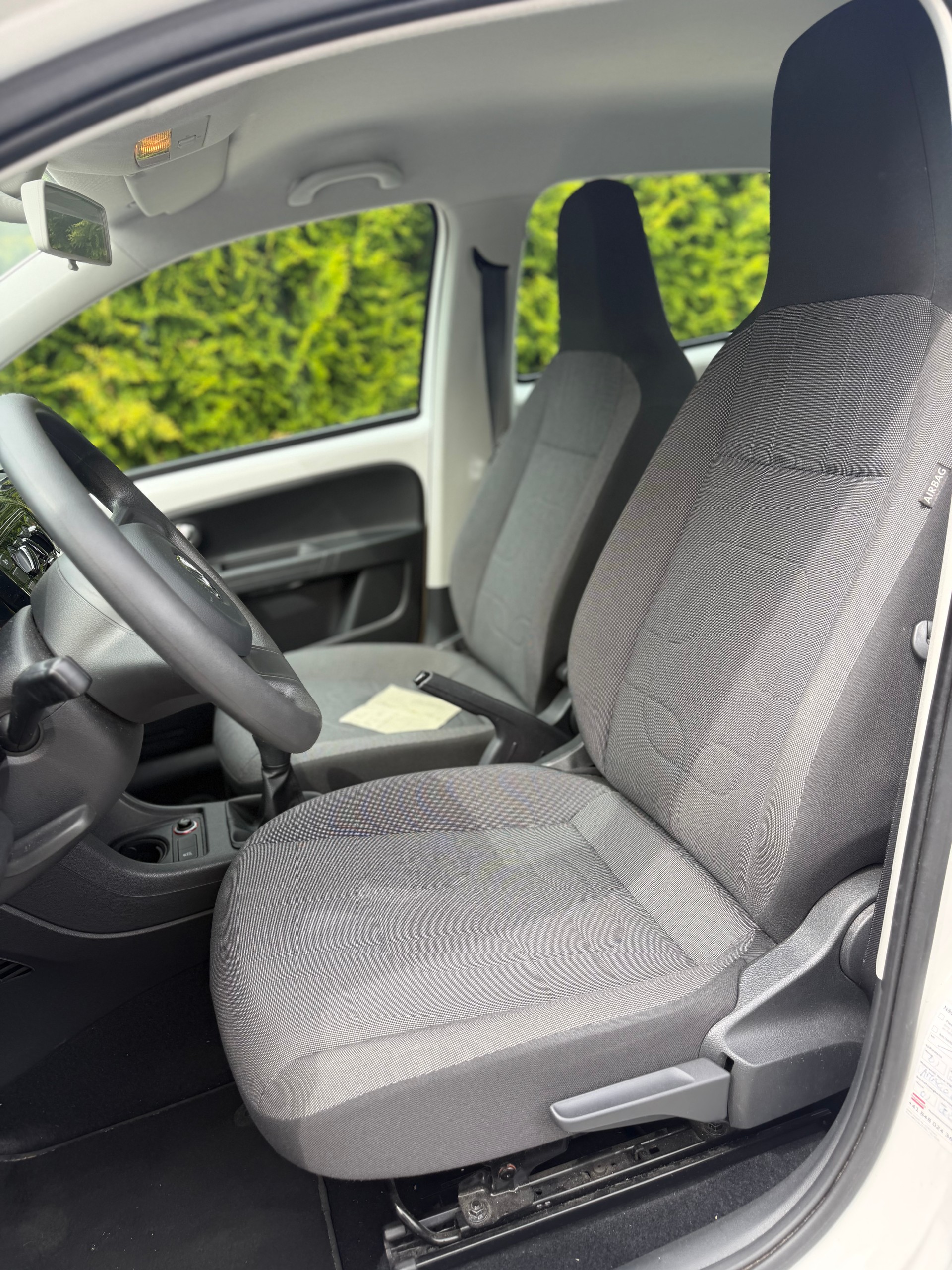 VW Up 1.0 BMT day & night-image-6