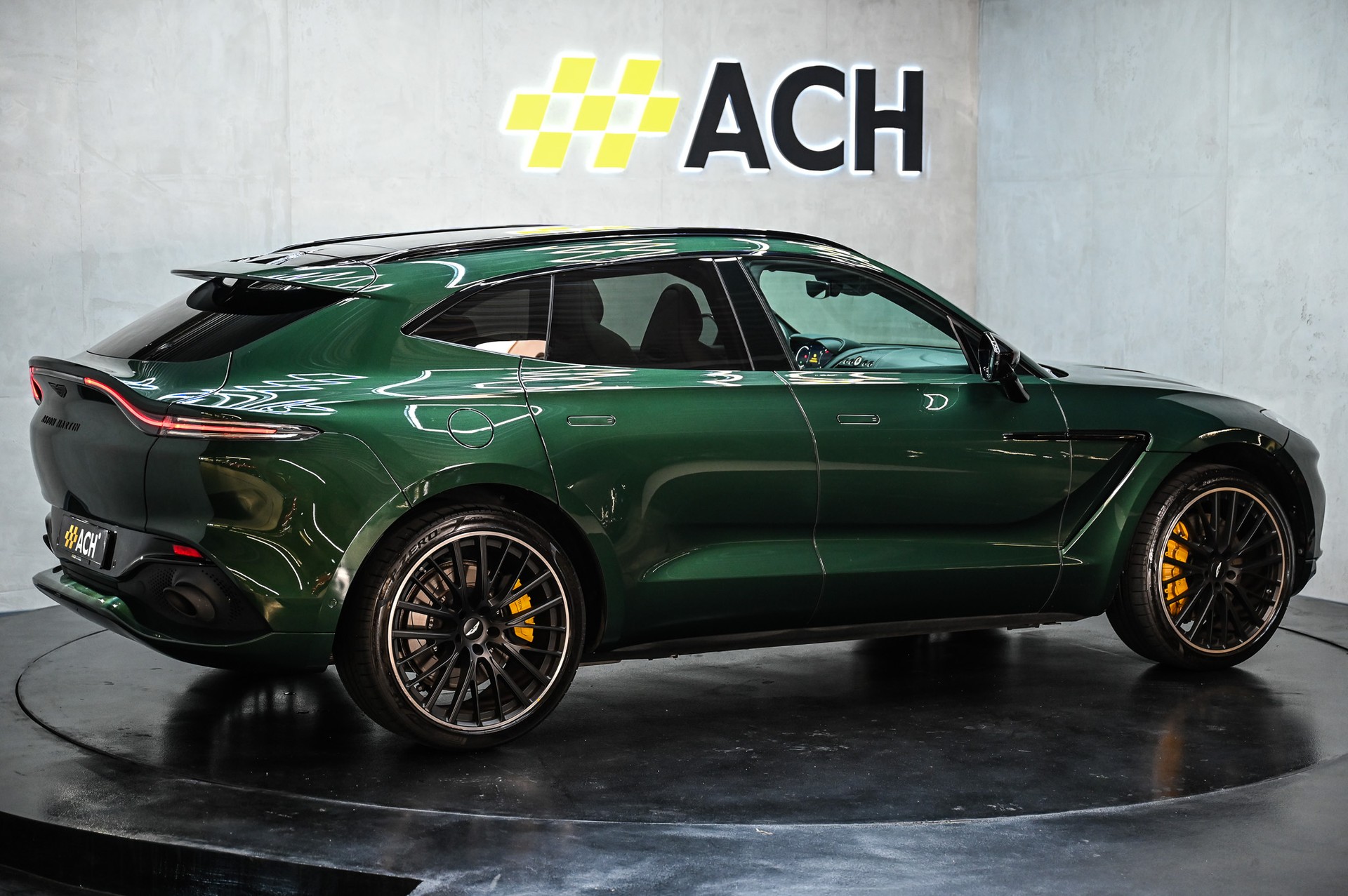 ASTON MARTIN DBX 4.0 V8 Bi-Turbo-image-9