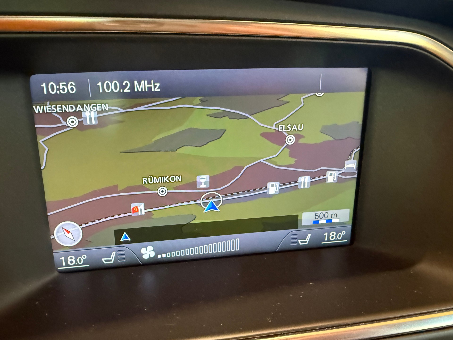 VOLVO V40 Cross Country T4 2.0 AWD Family Ed. Geartr.-image-12