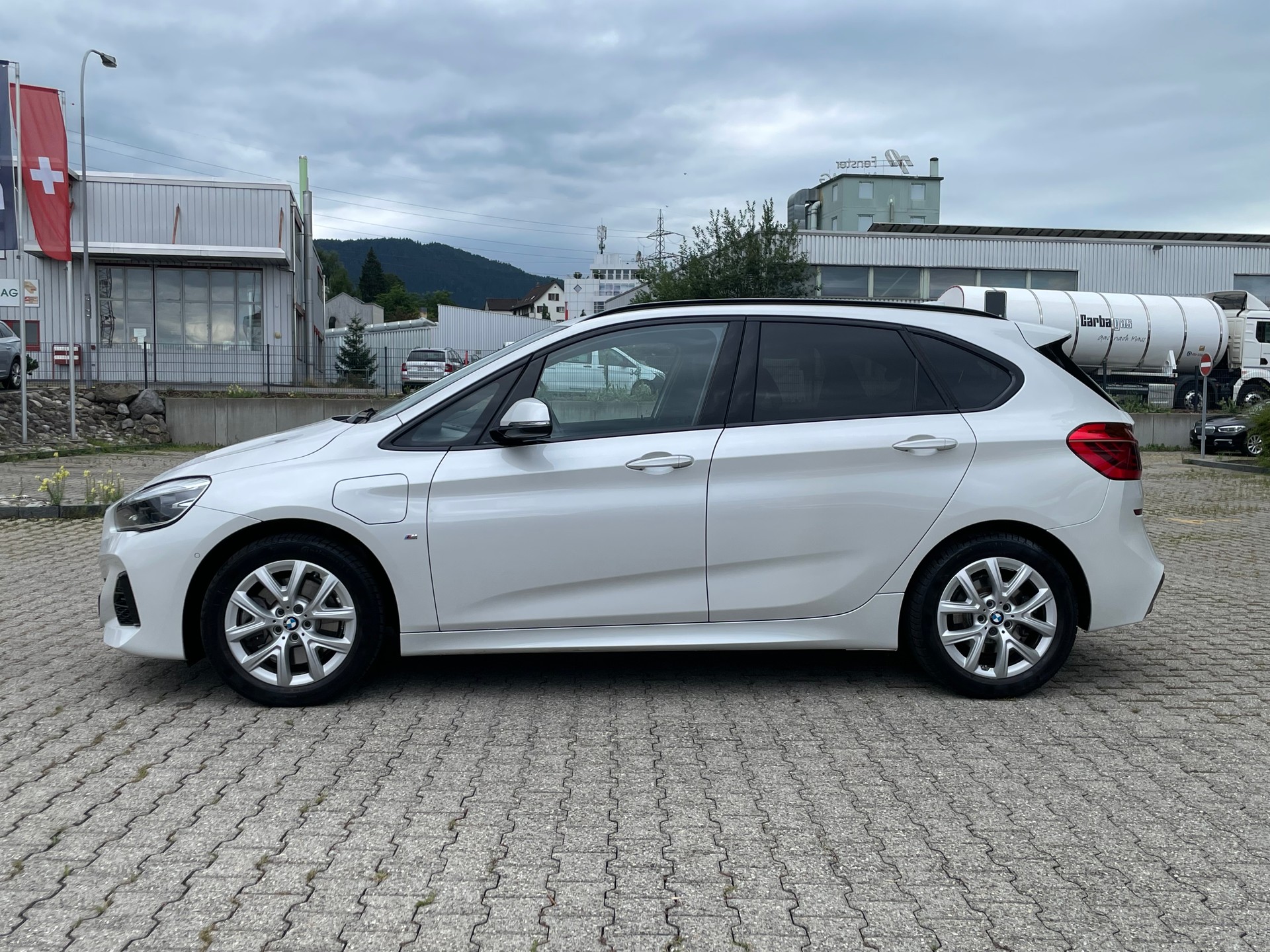 BMW 225xe iPerformance Active Tourer Steptronic Sport Line-image-2