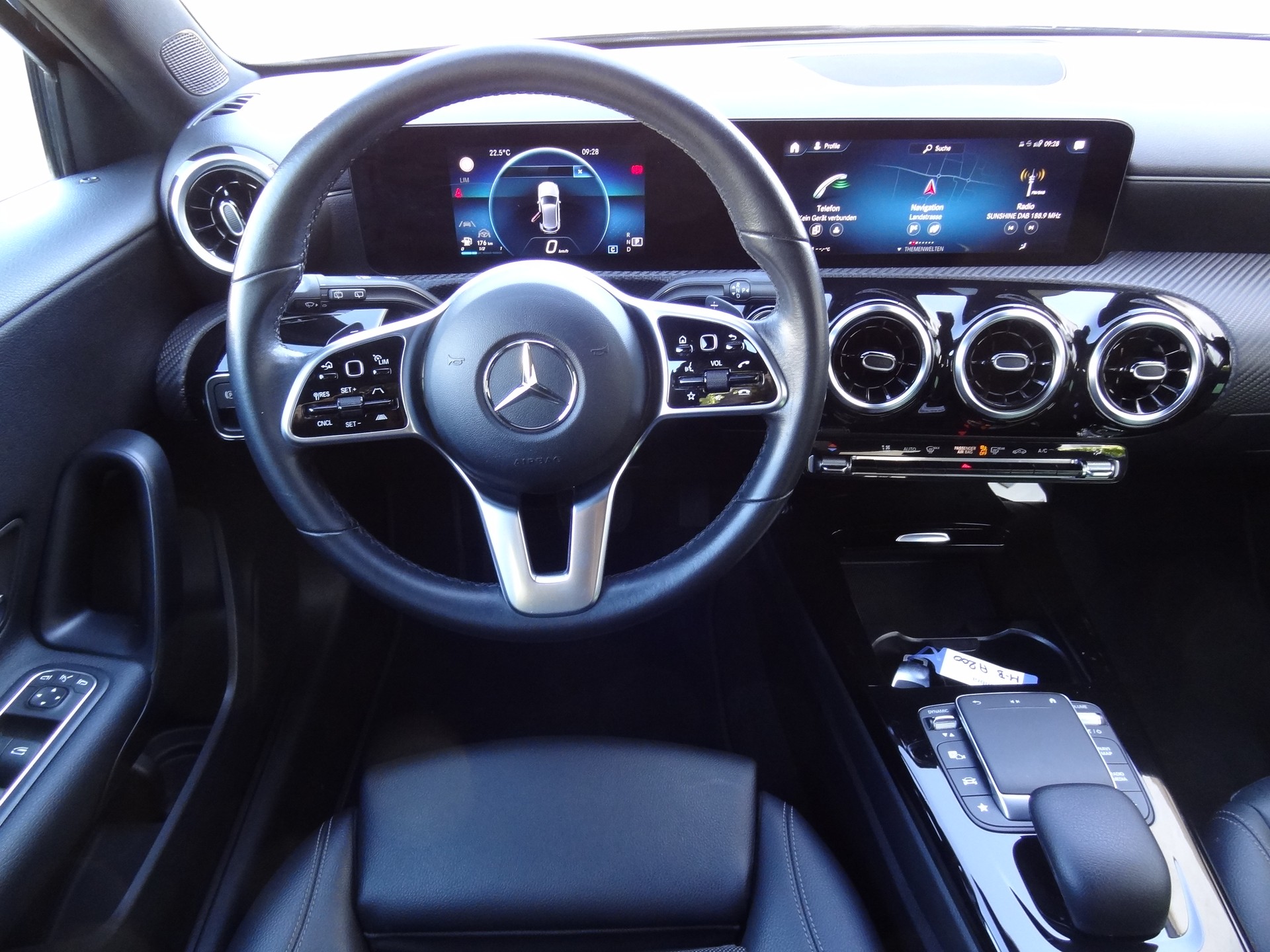 MERCEDES-BENZ A 200 SE Line 7G-DCT-image-9