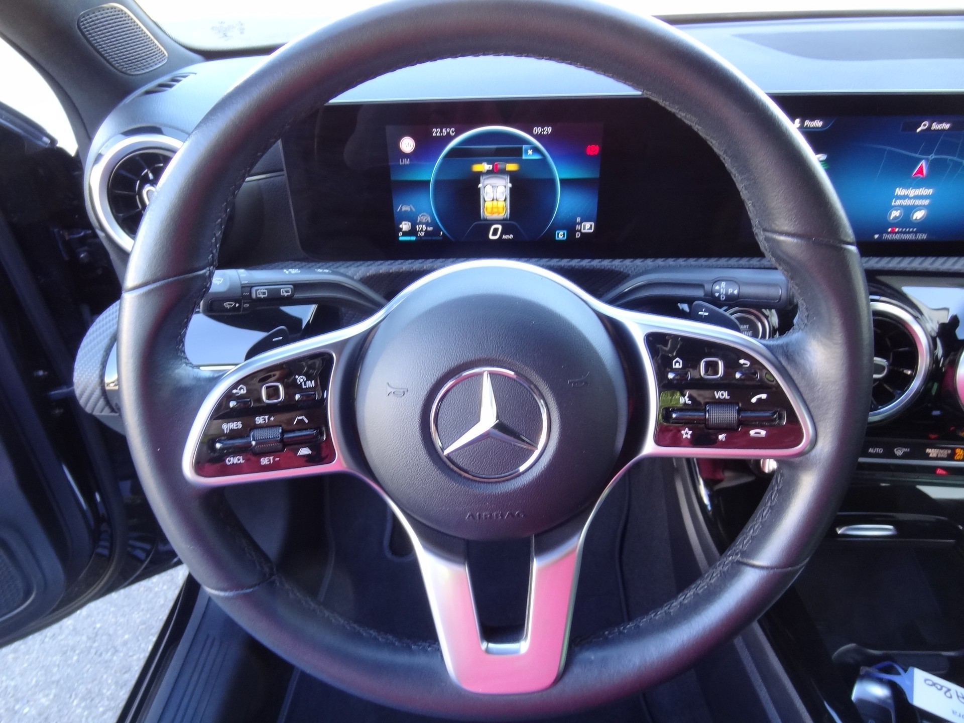 MERCEDES-BENZ A 200 SE Line 7G-DCT-image-10