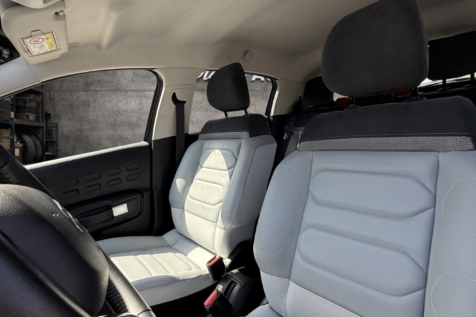 CITROEN C3 1.2i PureTech Swiss Edition EAT6-image-9