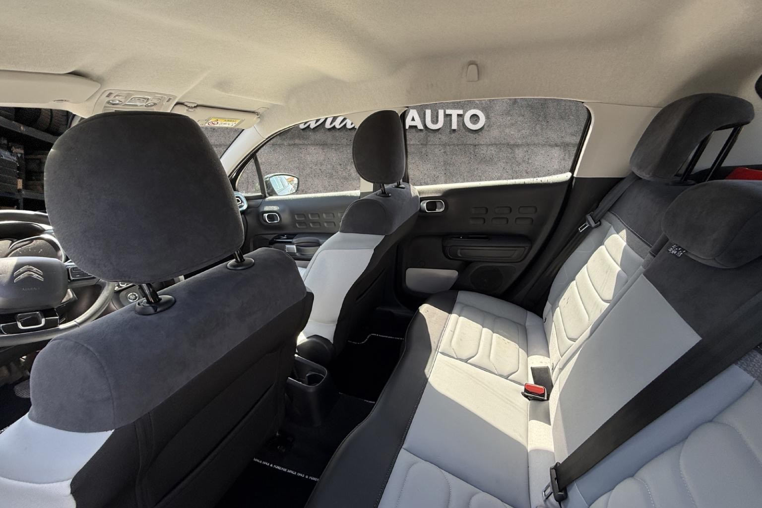 CITROEN C3 1.2i PureTech Swiss Edition EAT6-image-10