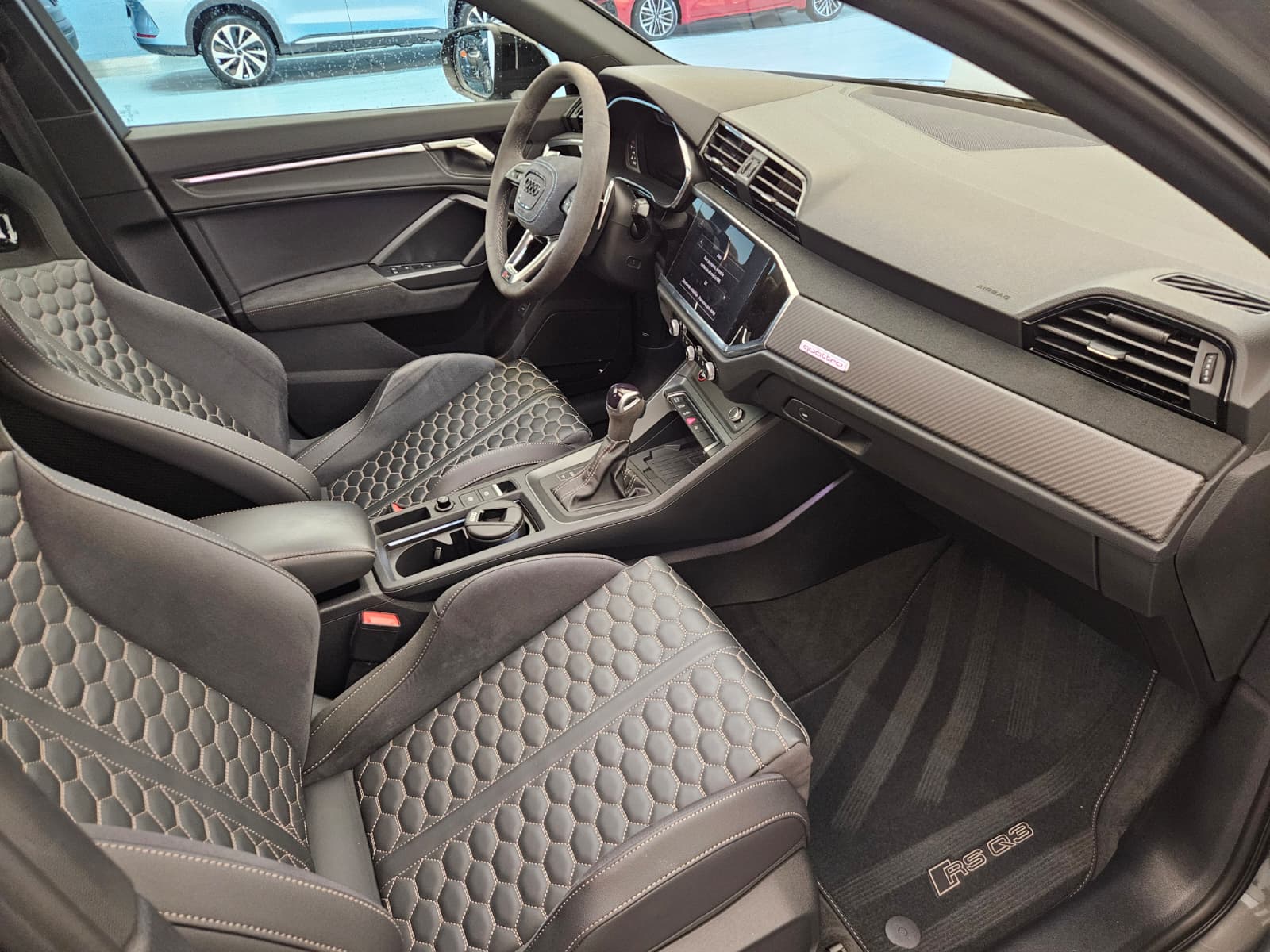 AUDI RS Q3 Sportback edition 10 years quattro S tronic-image-12