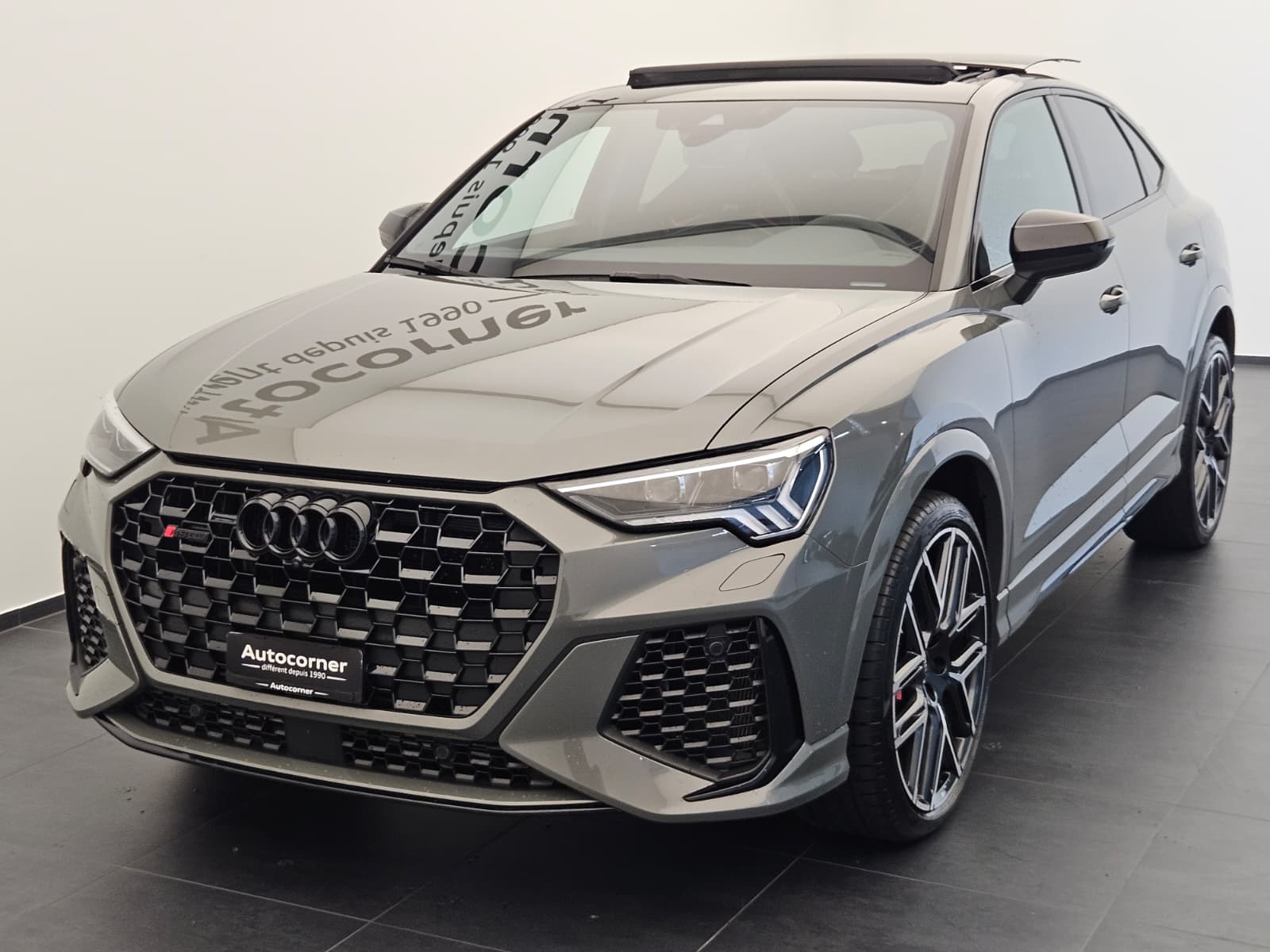 AUDI RS Q3 Sportback edition 10 years quattro S tronic-image-2