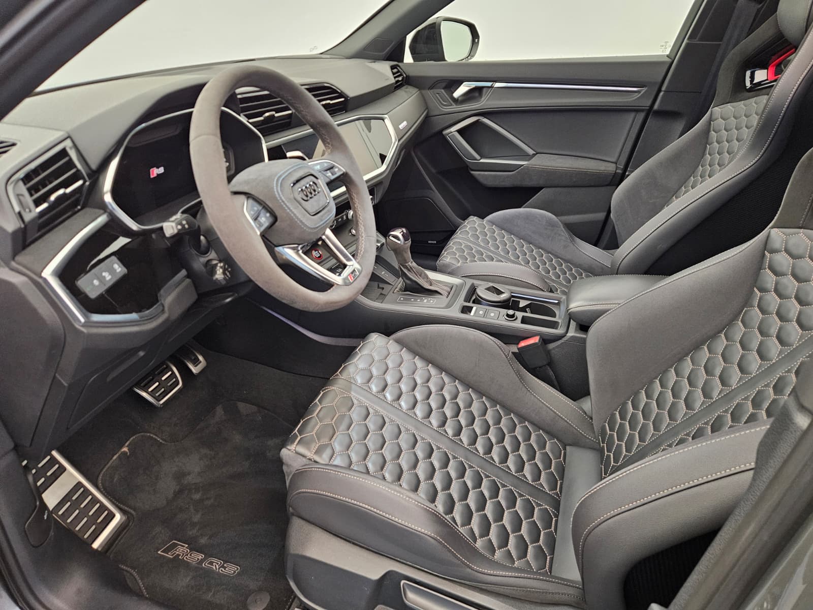 AUDI RS Q3 Sportback edition 10 years quattro S tronic-image-10