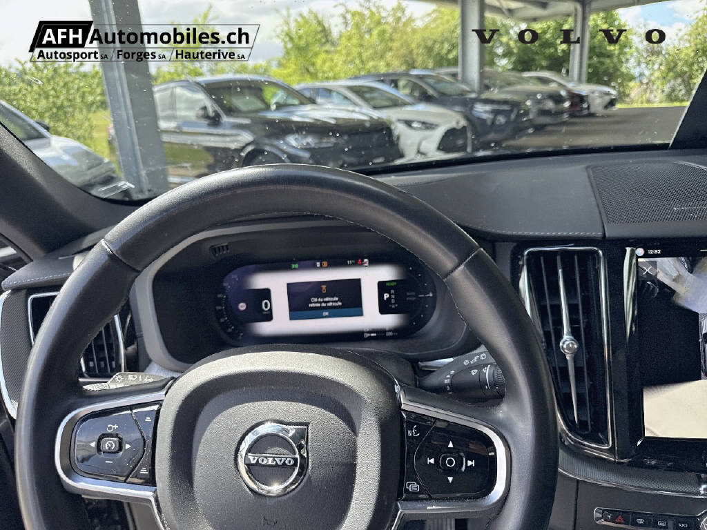 VOLVO XC60 2.0 T8 TE XCENTRIC Black Edition eAWD-image-11