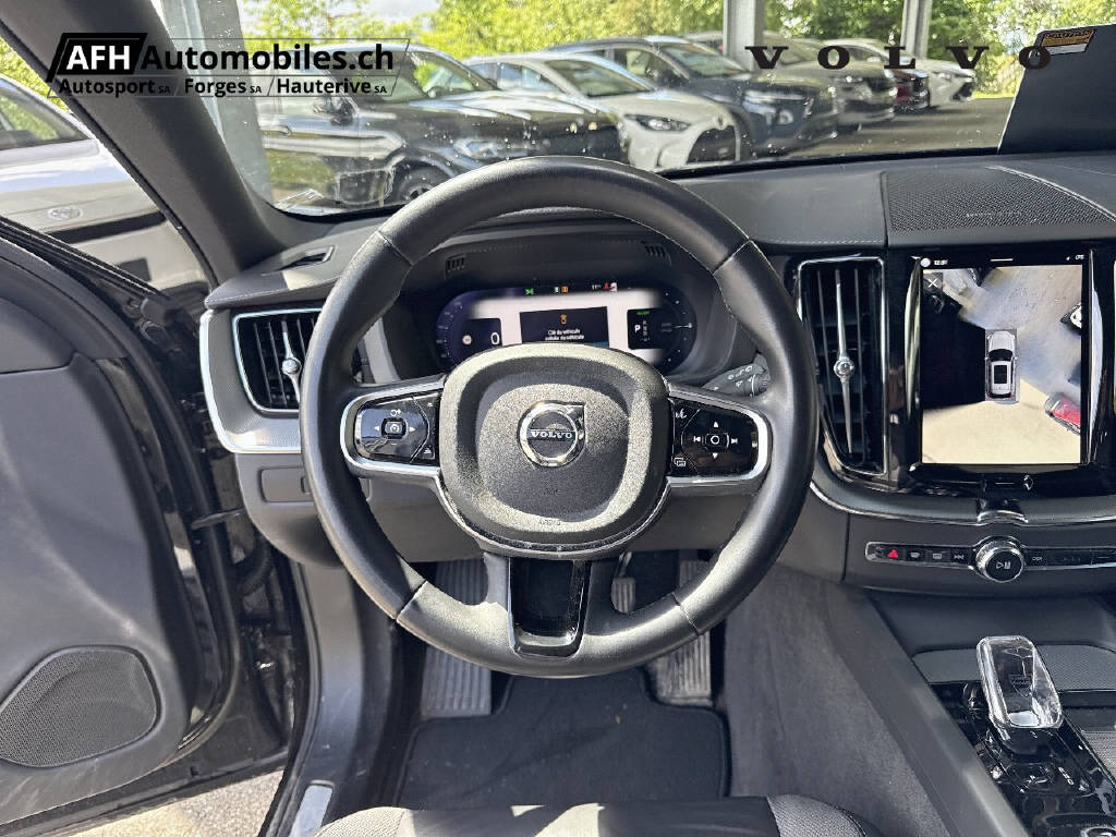 VOLVO XC60 2.0 T8 TE XCENTRIC Black Edition eAWD-image-10