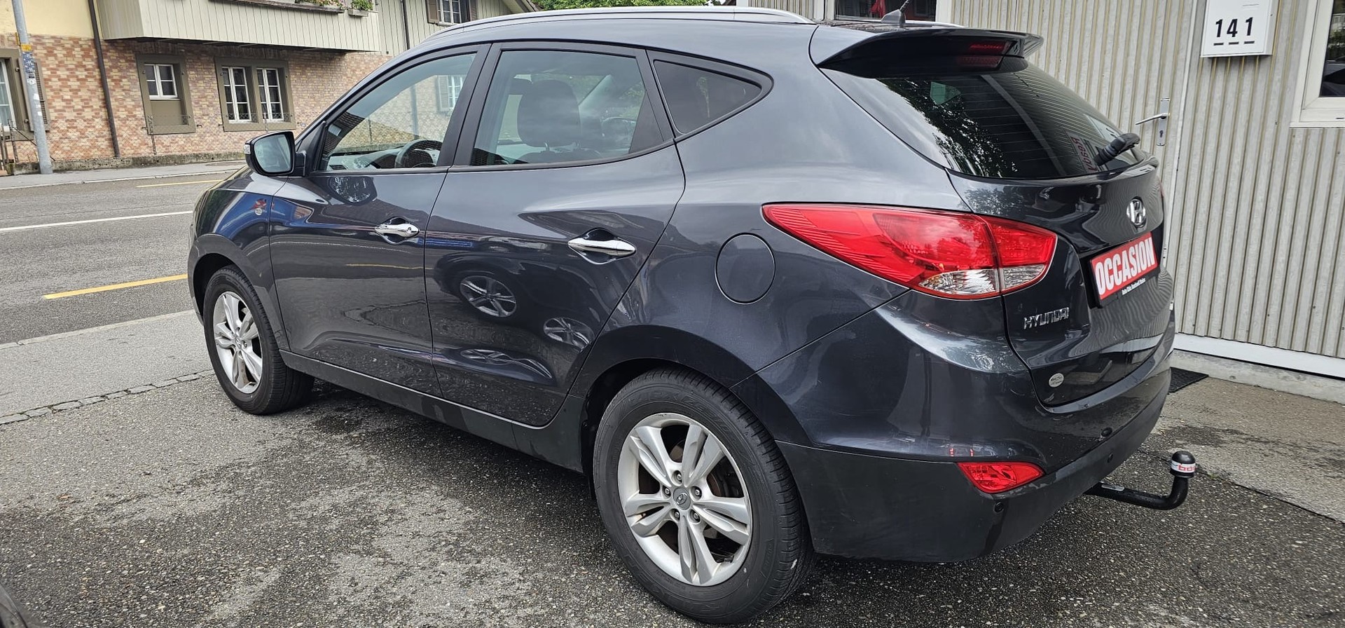 HYUNDAI iX 35 2.0 Style 4WD Automatic-image-5