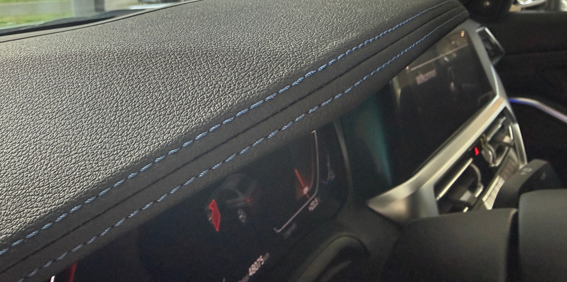 BMW M340d xDrive 48V Steptronic Sport***M-PACKET***ALL-BLACK***1. HAND***CH-FAHRZEUG***SERVICE KOSTENLOS 10J/100'000Km***-image-17