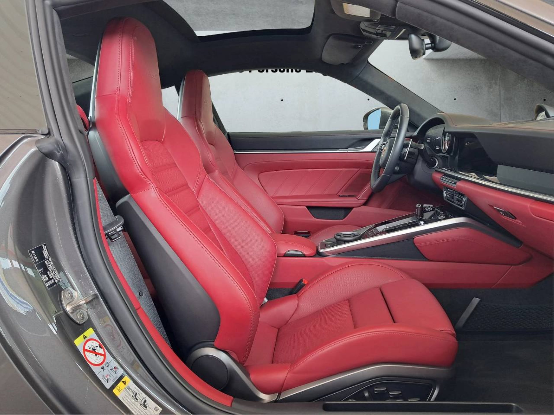 PORSCHE 911 Turbo S (MY22)-image-14