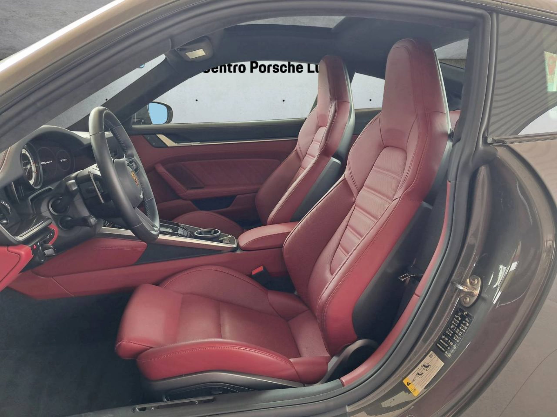 PORSCHE 911 Turbo S (MY22)-image-4