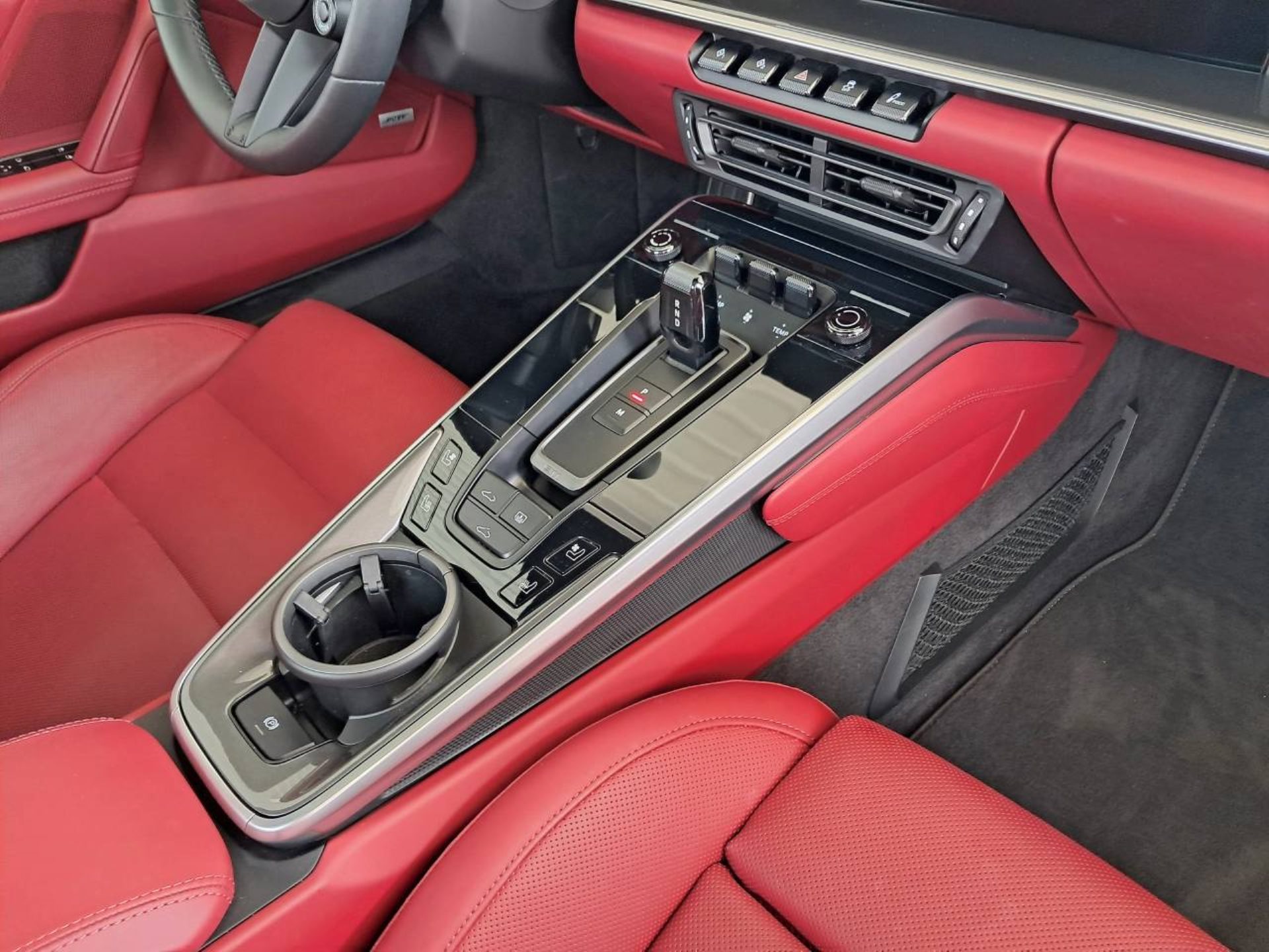 PORSCHE 911 Turbo S (MY22)-image-18