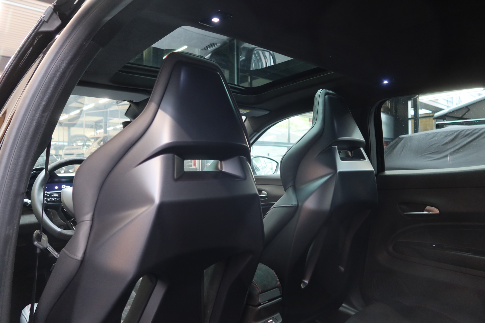 ALFA ROMEO Junior 280 54kWh Veloce Sport/Tech/Sky-image-10