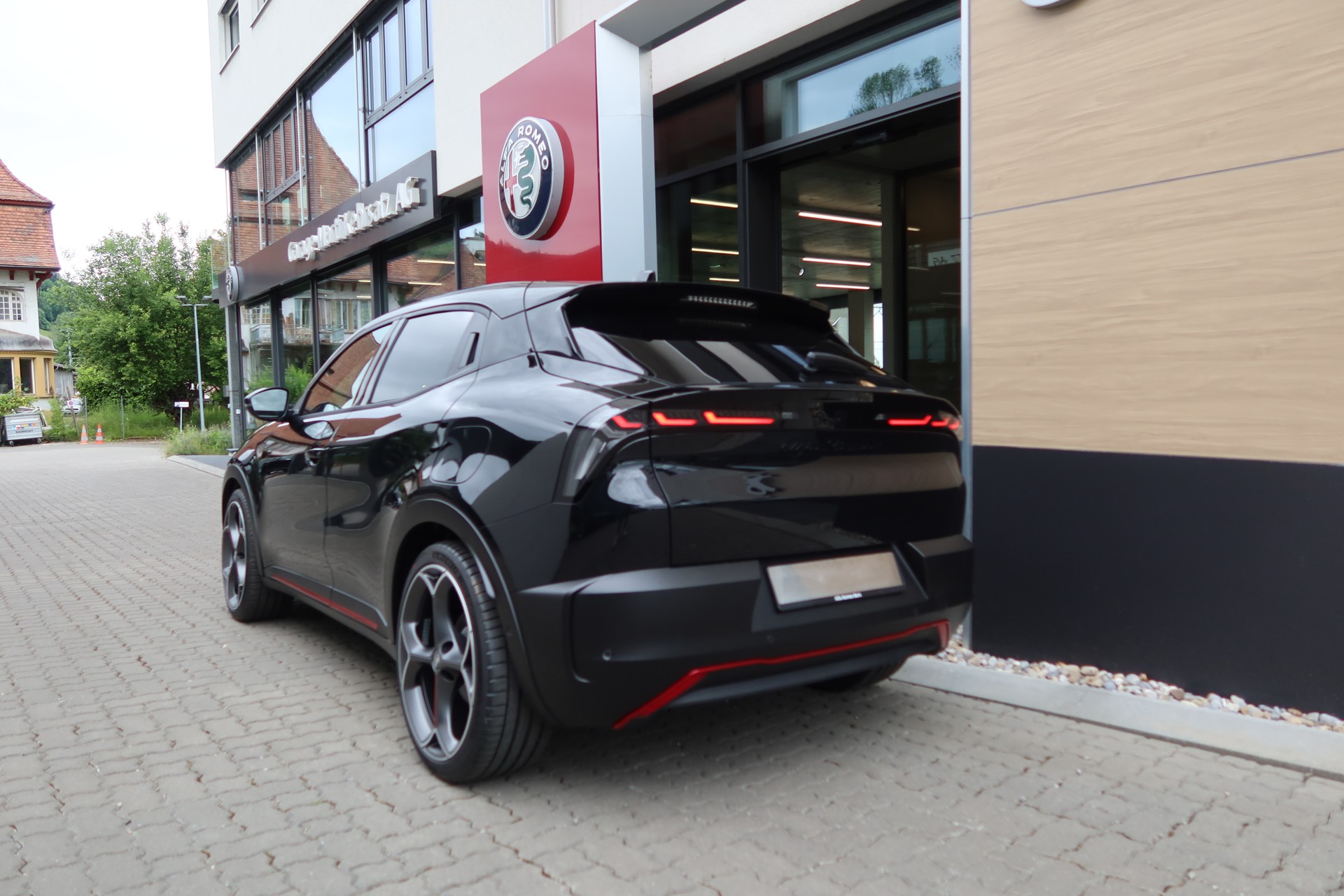 ALFA ROMEO Junior 280 54kWh Veloce Sport/Tech/Sky-image-6