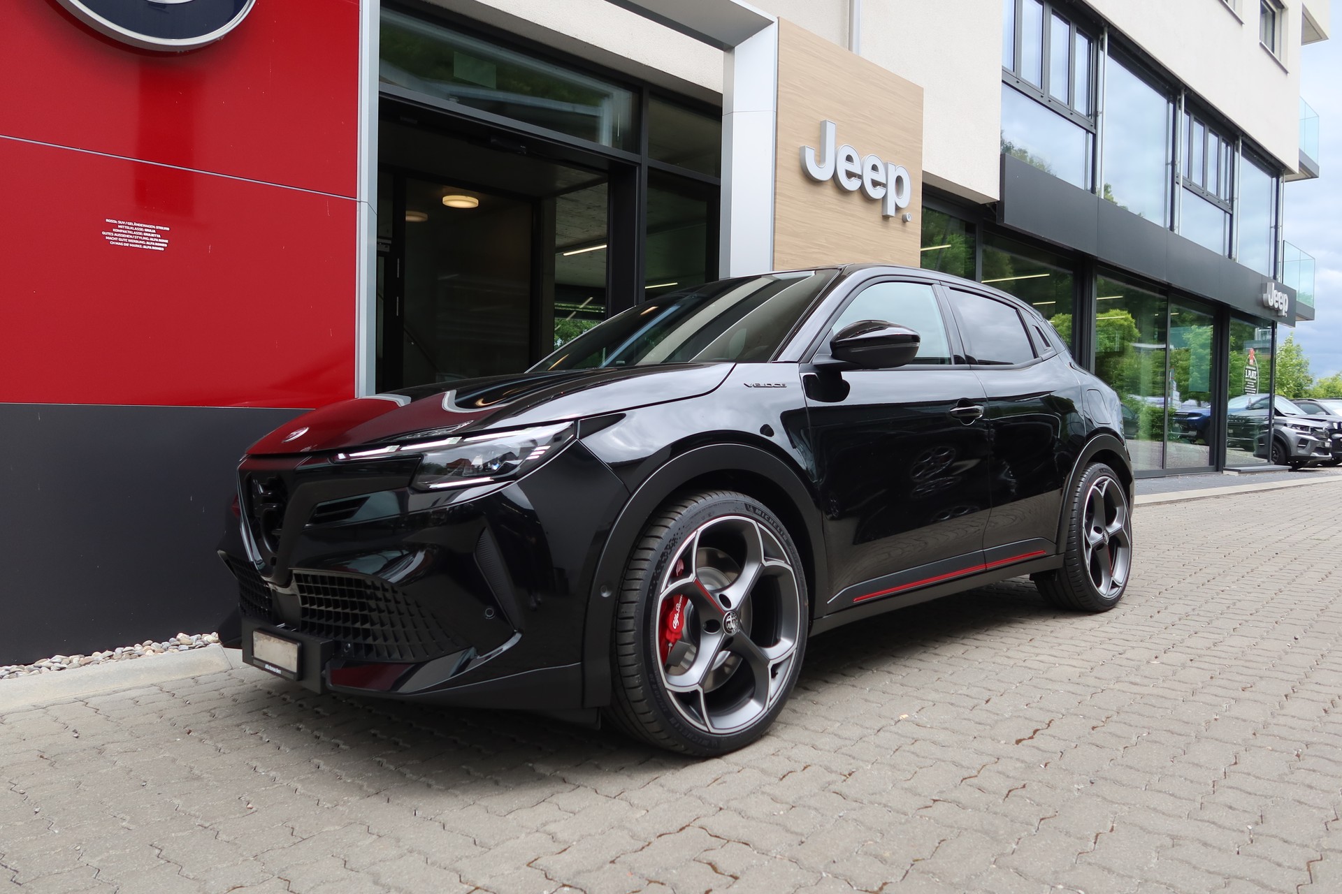 ALFA ROMEO Junior 280 54kWh Veloce Sport/Tech/Sky-image-15
