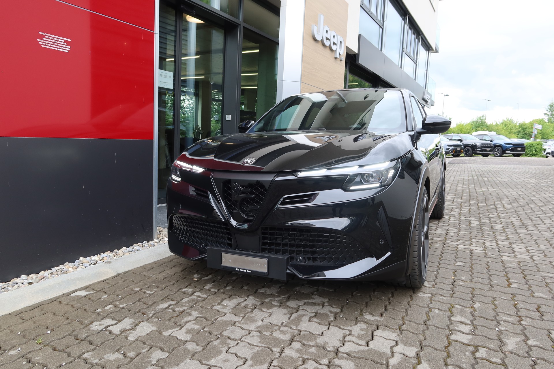 ALFA ROMEO Junior 280 54kWh Veloce-image-1