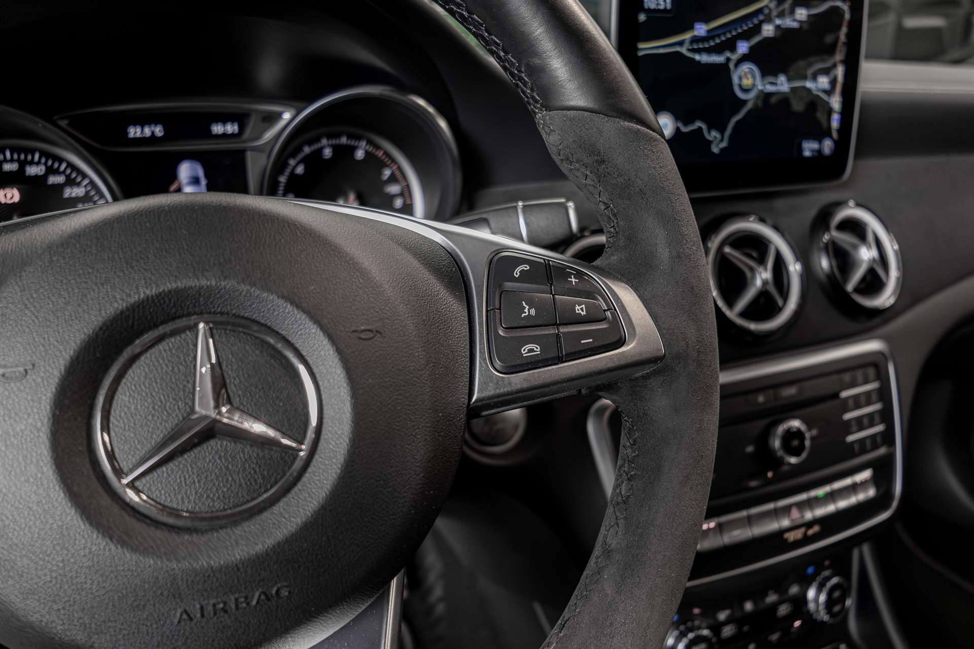 MERCEDES-BENZ CLA Shooting Brake 250 Sport 4Matic 7G-DCT-image-9