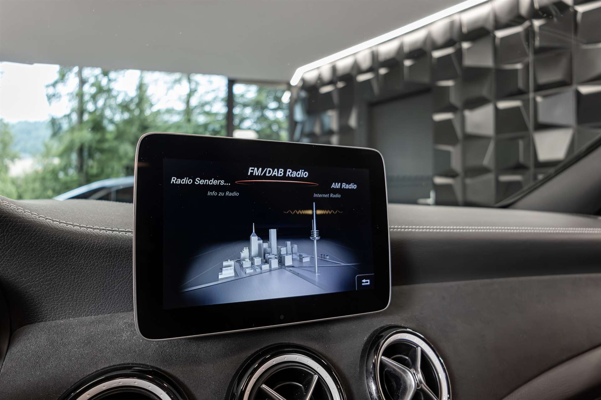 MERCEDES-BENZ CLA Shooting Brake 250 Sport 4Matic 7G-DCT-image-16