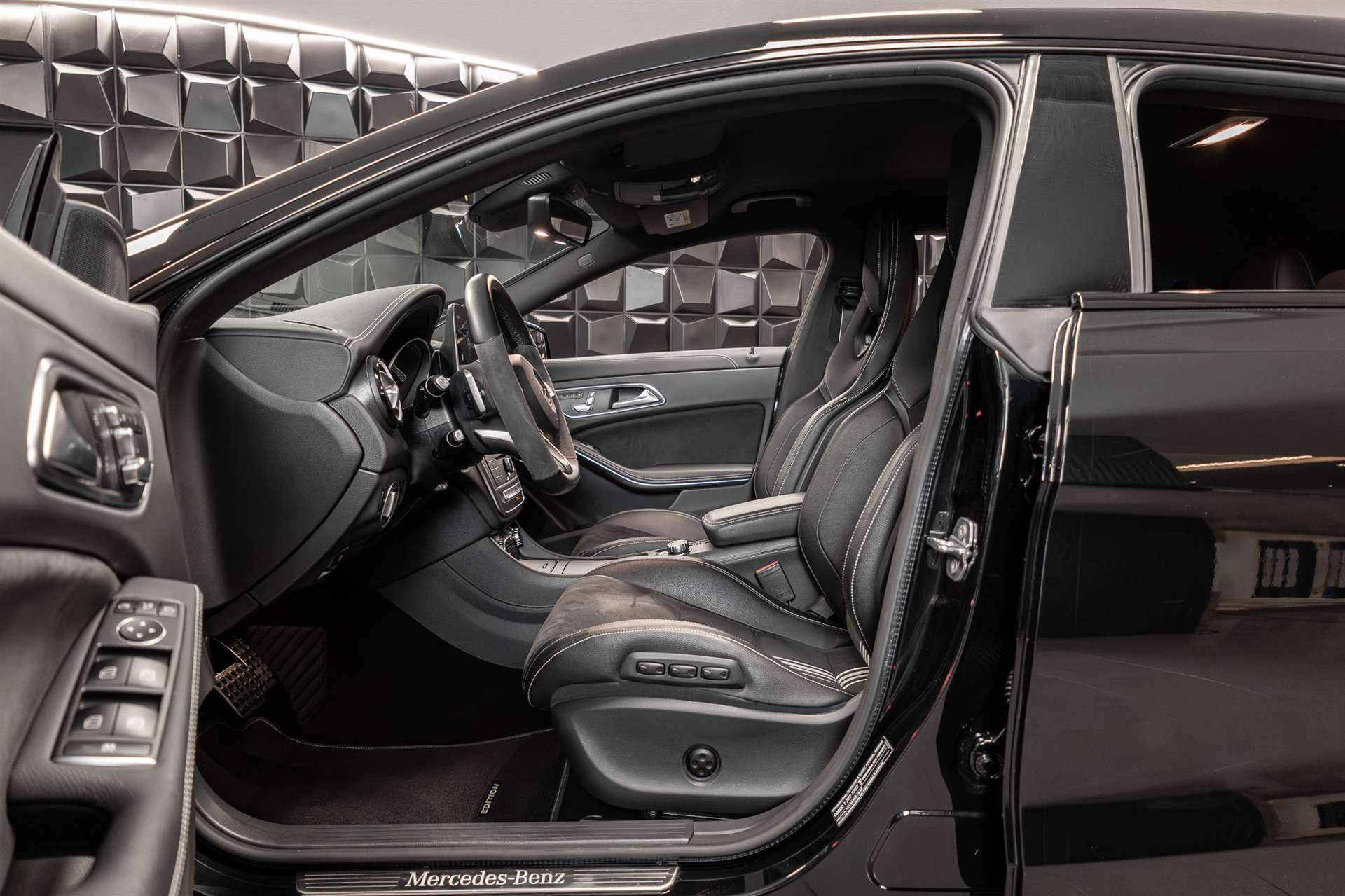 MERCEDES-BENZ CLA Shooting Brake 250 Sport 4Matic 7G-DCT-image-10