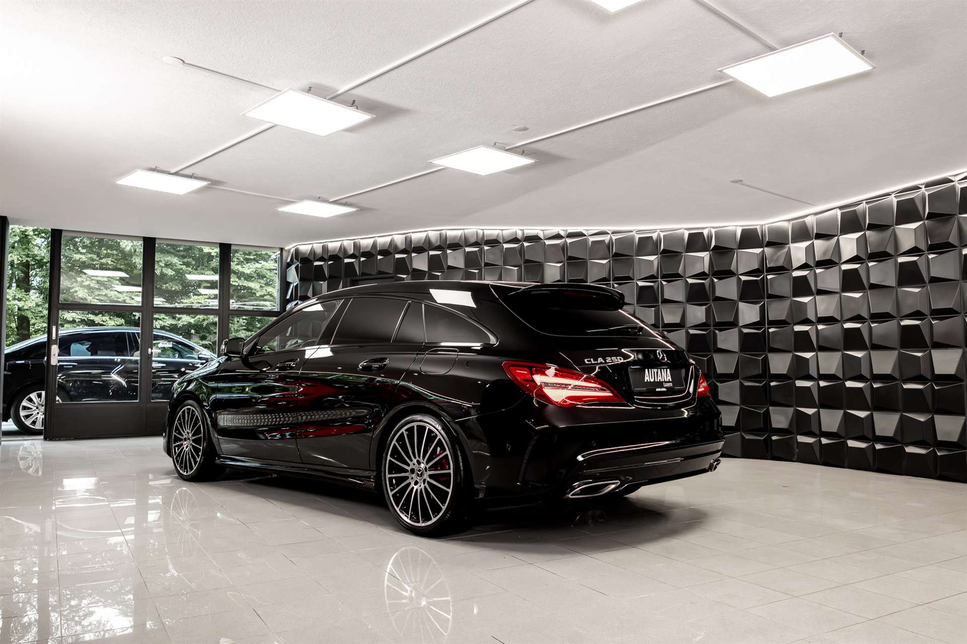 MERCEDES-BENZ CLA Shooting Brake 250 Sport 4Matic 7G-DCT-image-2