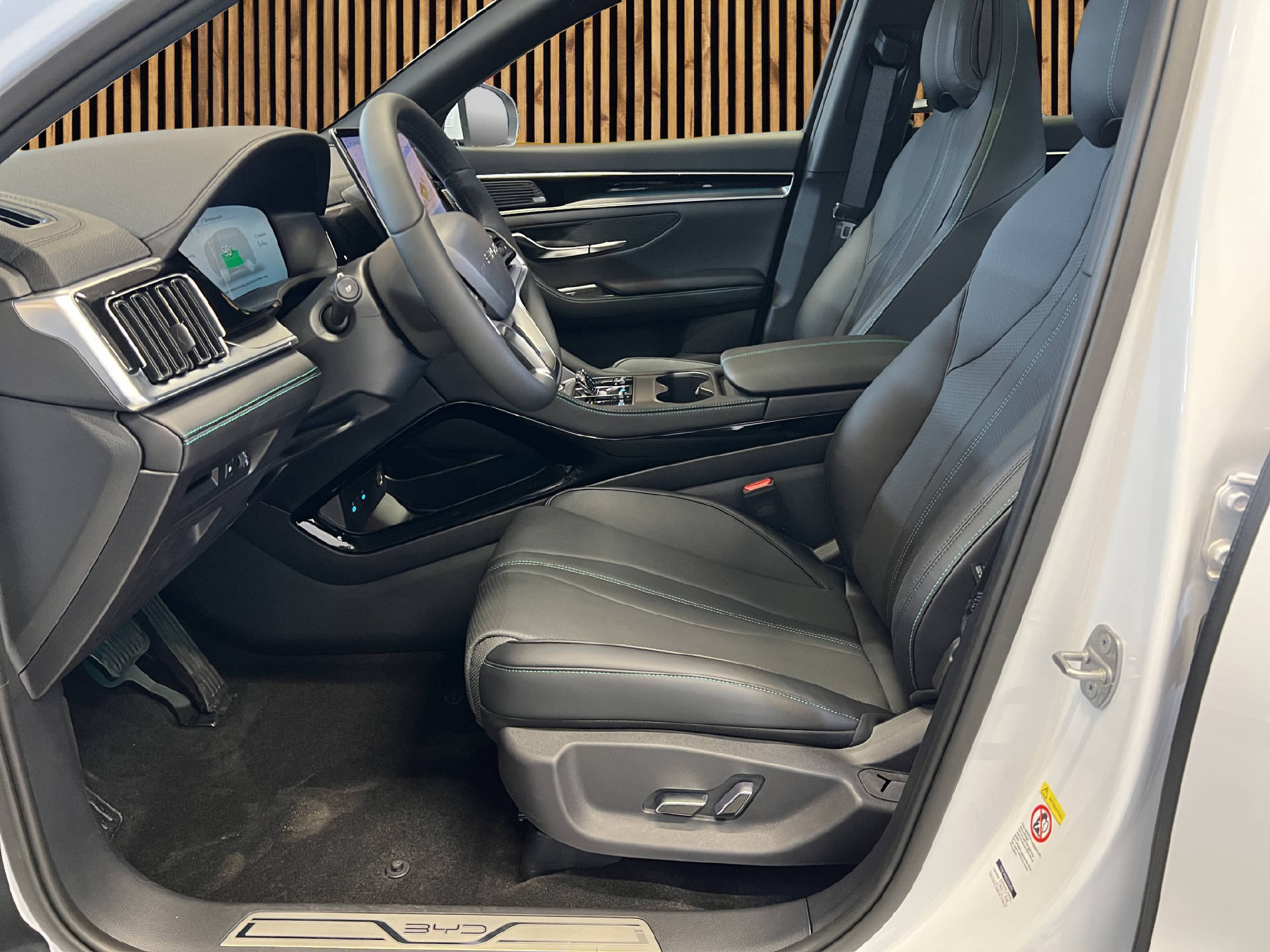 BYD Seal U DM-i Design AWD-image-8