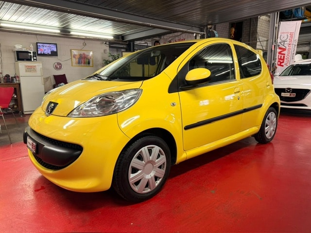 PEUGEOT 107 1.0 Trendy-image-9
