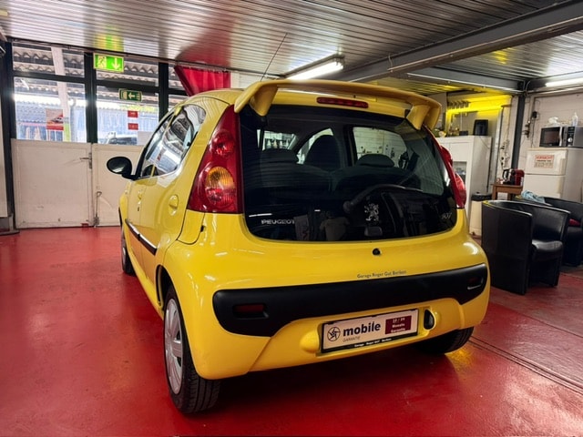 PEUGEOT 107 1.0 Trendy-image-7