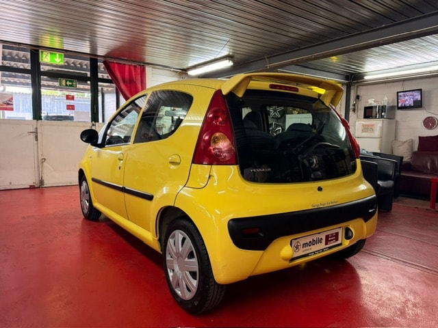 PEUGEOT 107 1.0 Trendy-image-10