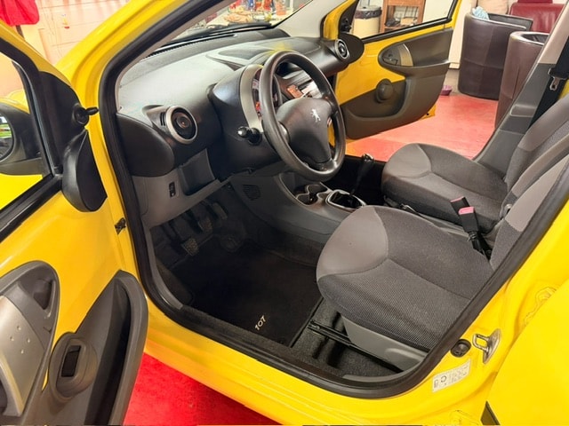 PEUGEOT 107 1.0 Trendy-image-15