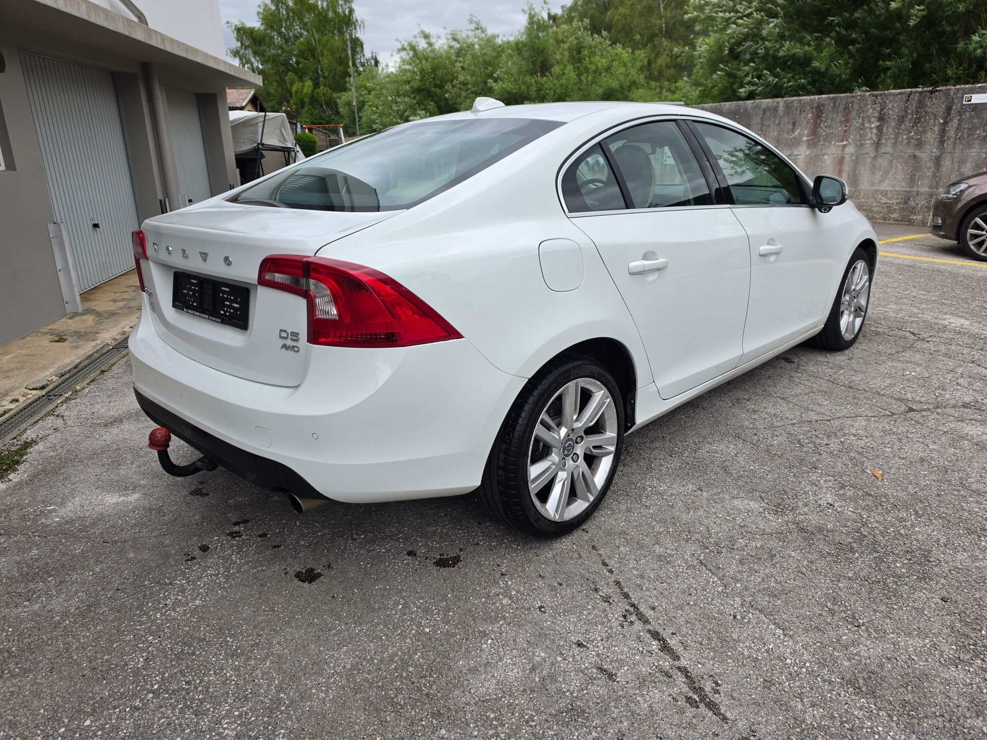 VOLVO S60 D5 AWD Summum Geartronic-image-3