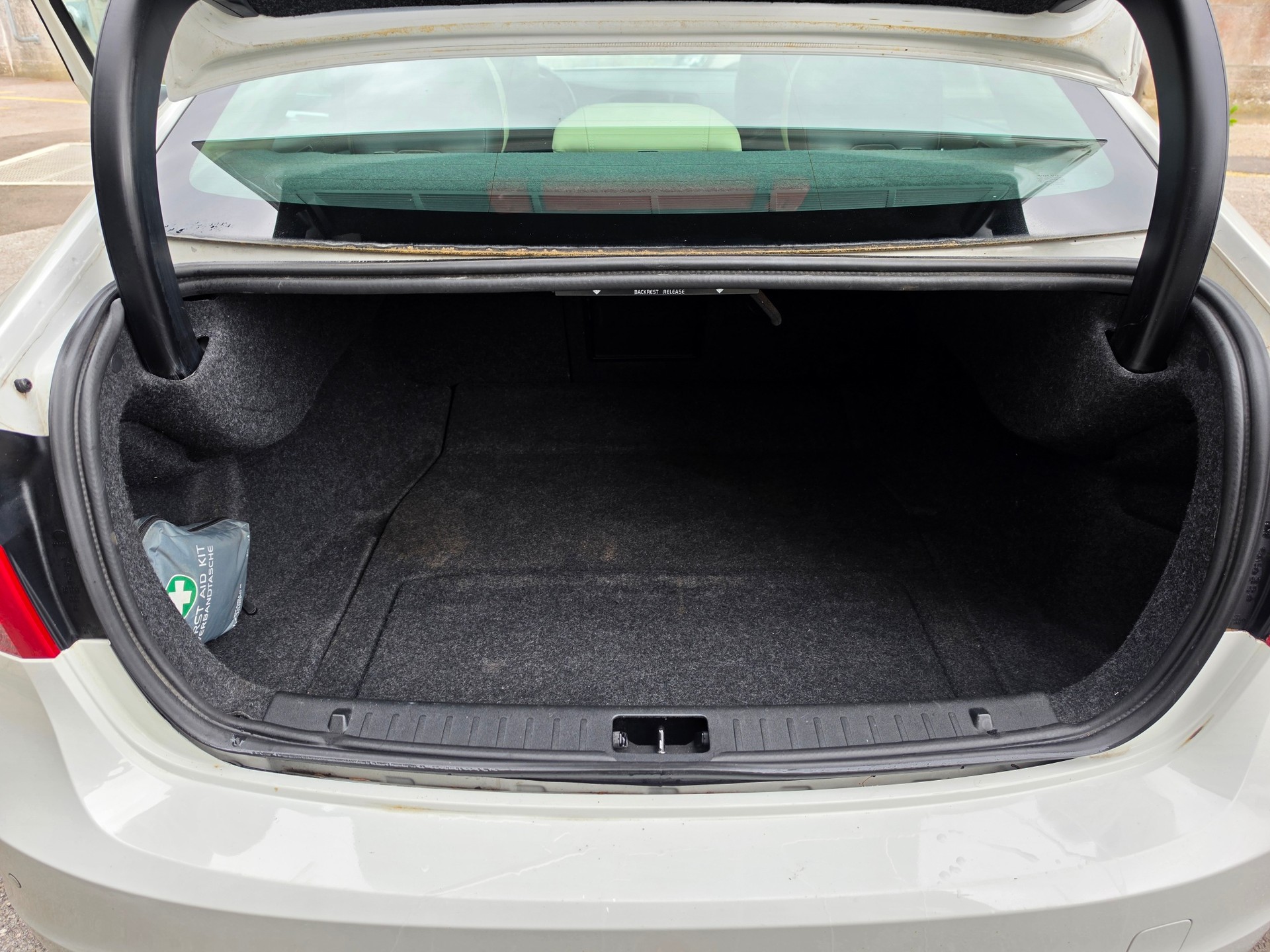 VOLVO S60 D5 AWD Summum Geartronic-image-6