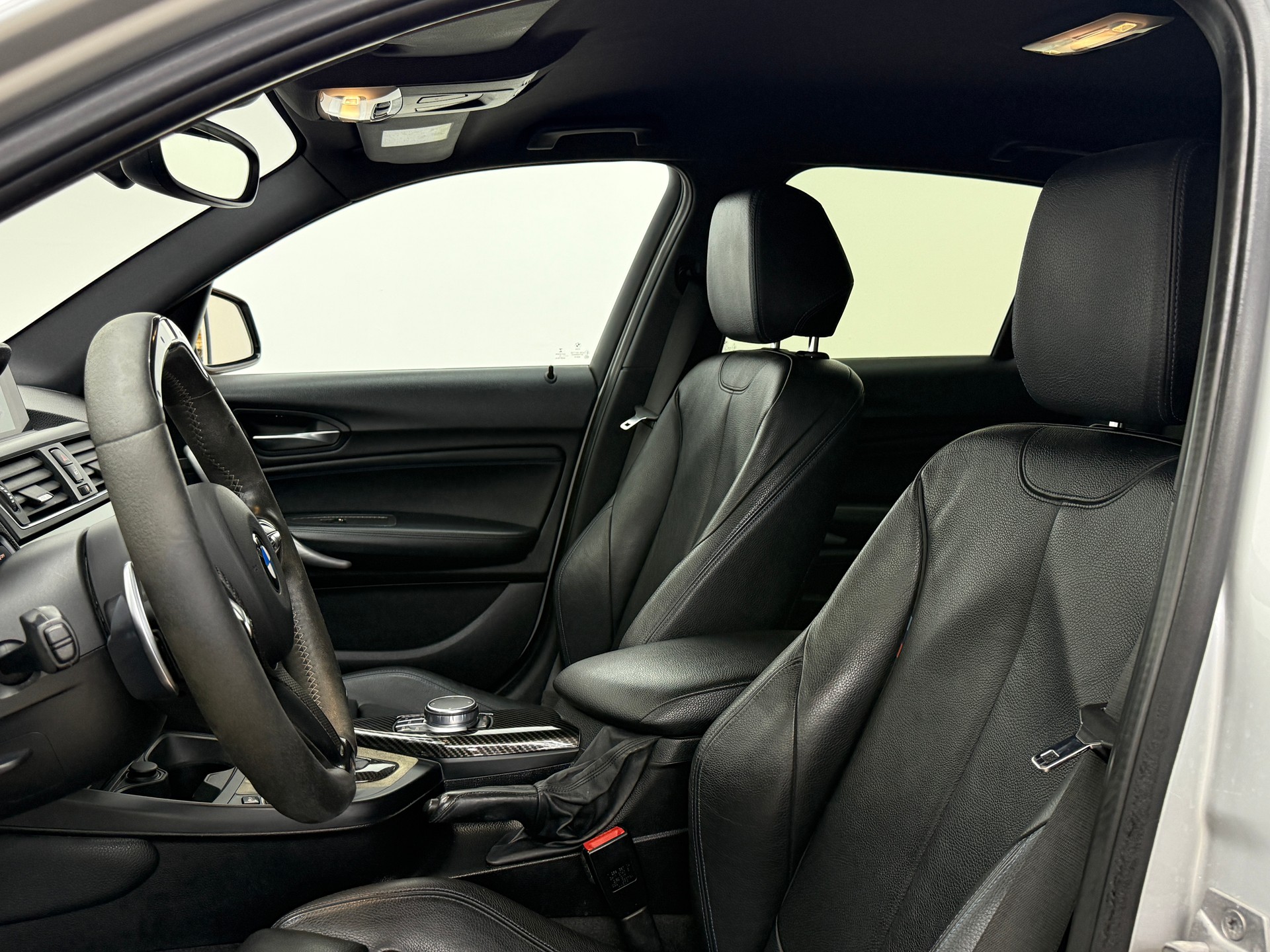 BMW M140i xDrive Steptronic-image-19
