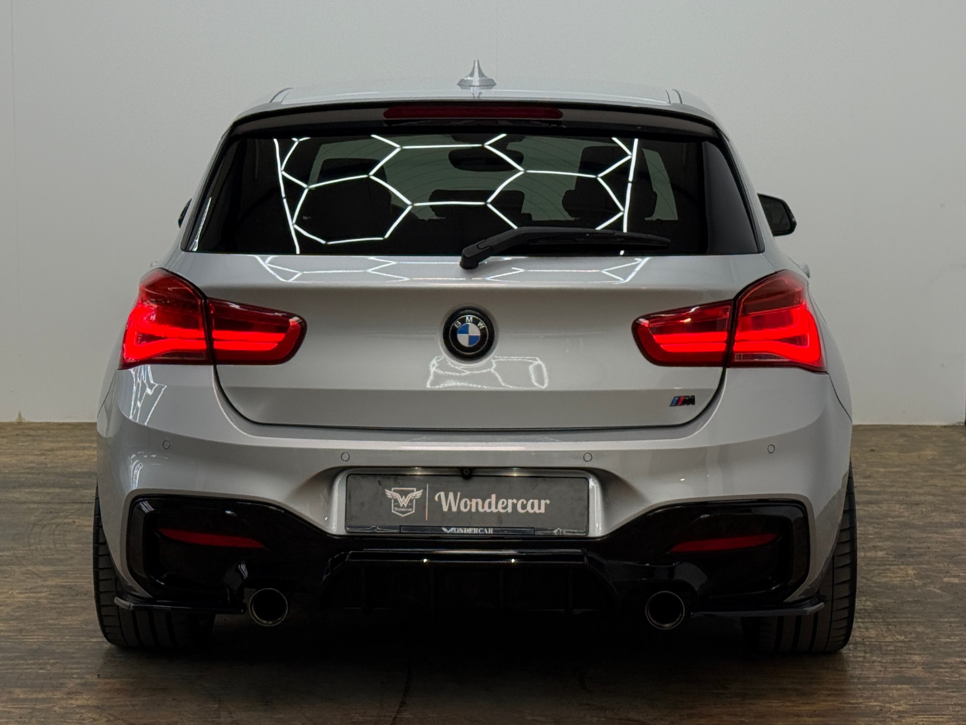 BMW M140i xDrive Steptronic-image-11