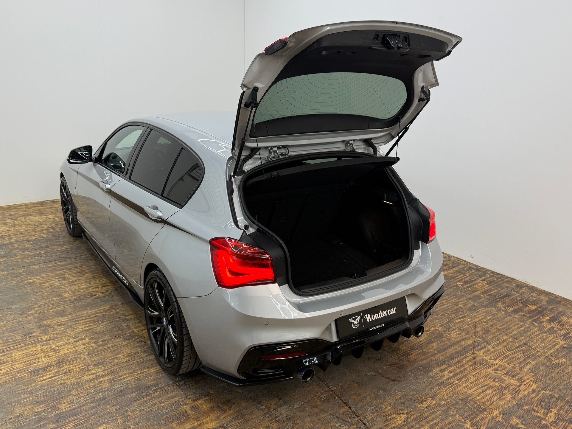 BMW M140i xDrive Steptronic-image-23