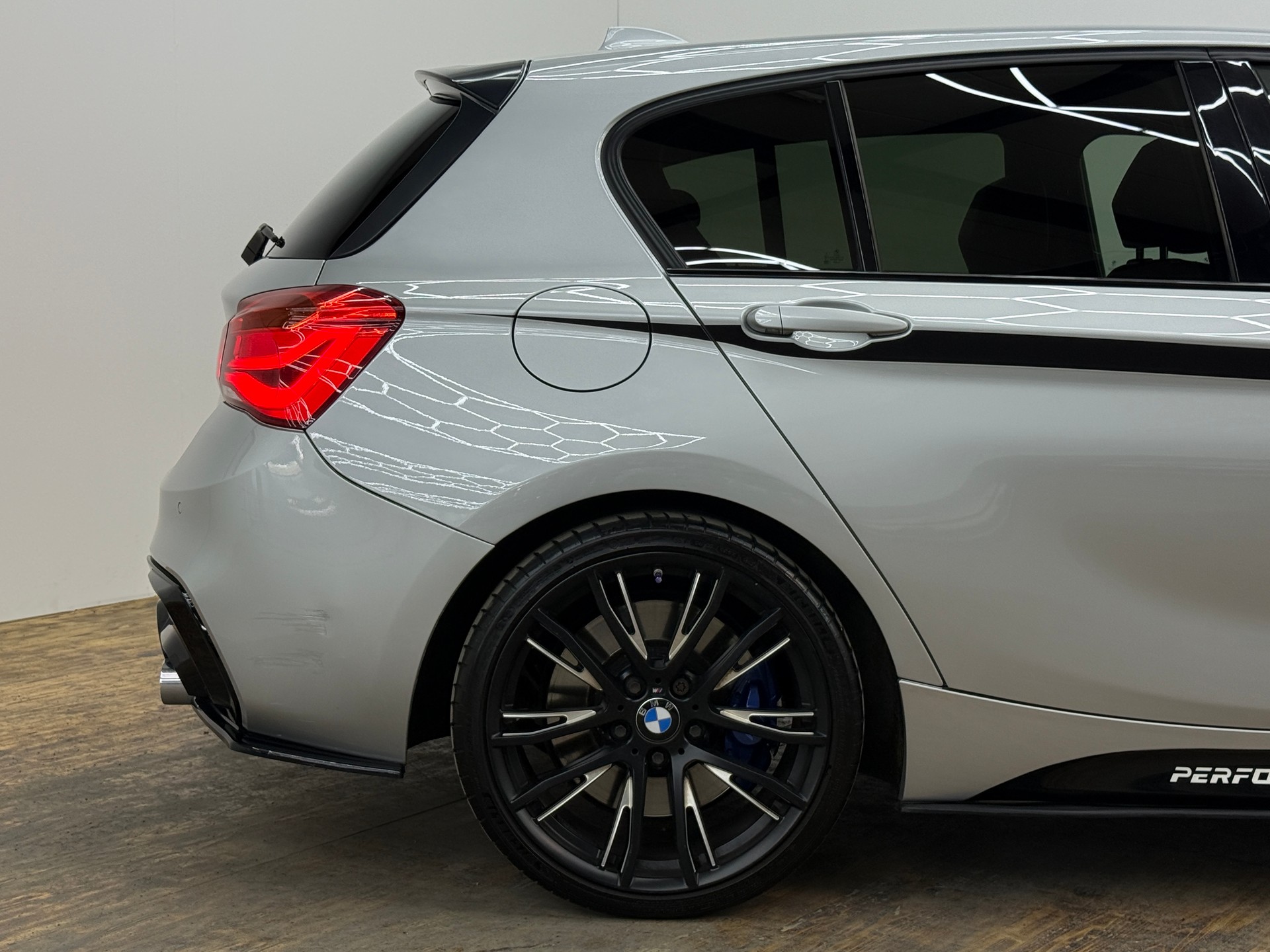 BMW M140i xDrive Steptronic-image-15