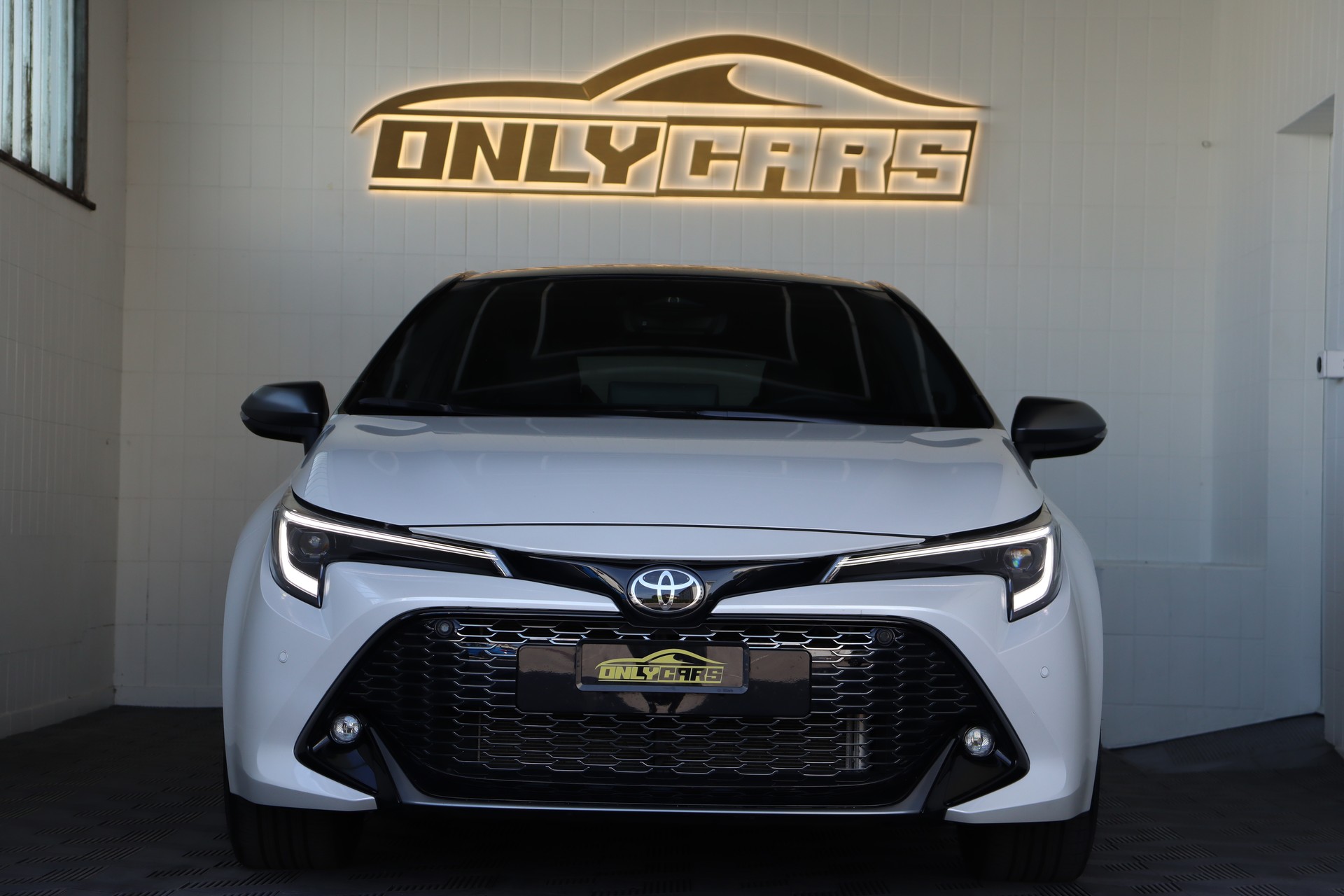 TOYOTA Corolla Touring Sports 2.0 HSD GR Sport e-CVT-showroom-element-1