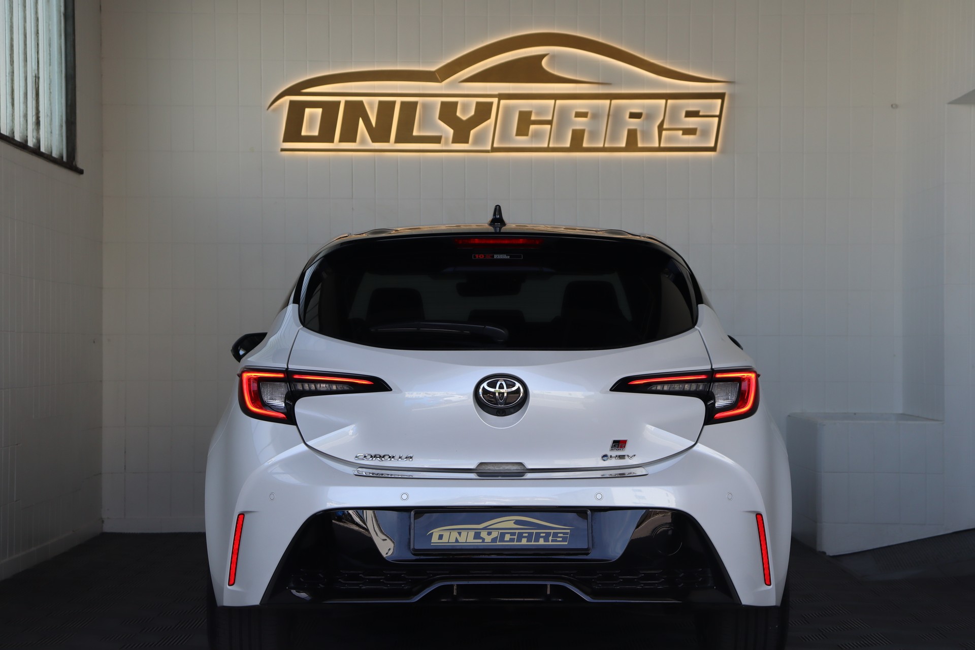 TOYOTA Corolla 2.0 HSD GR Sport e- CVT-image-9