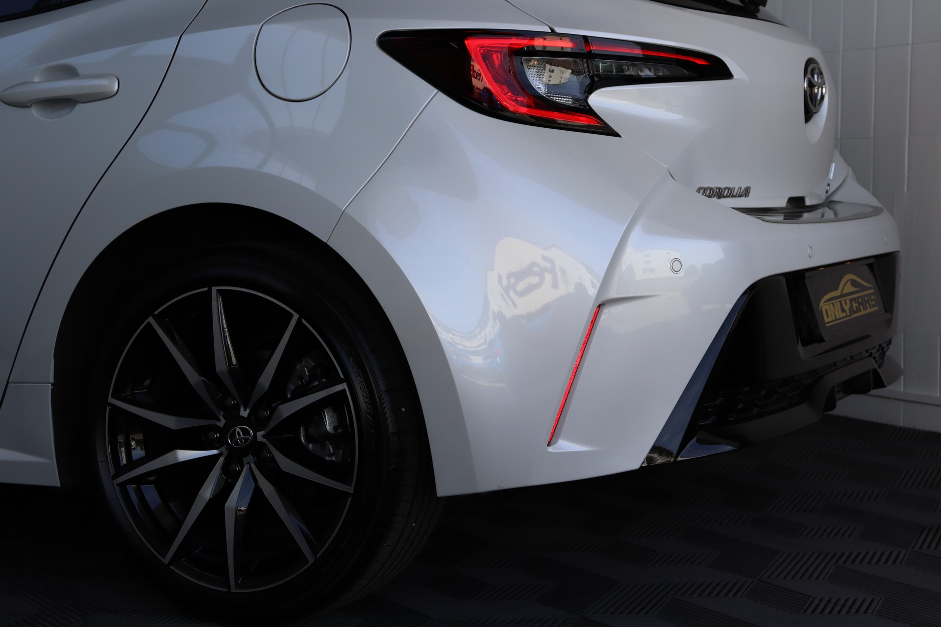 TOYOTA Corolla 2.0 HSD GR Sport e- CVT-image-7