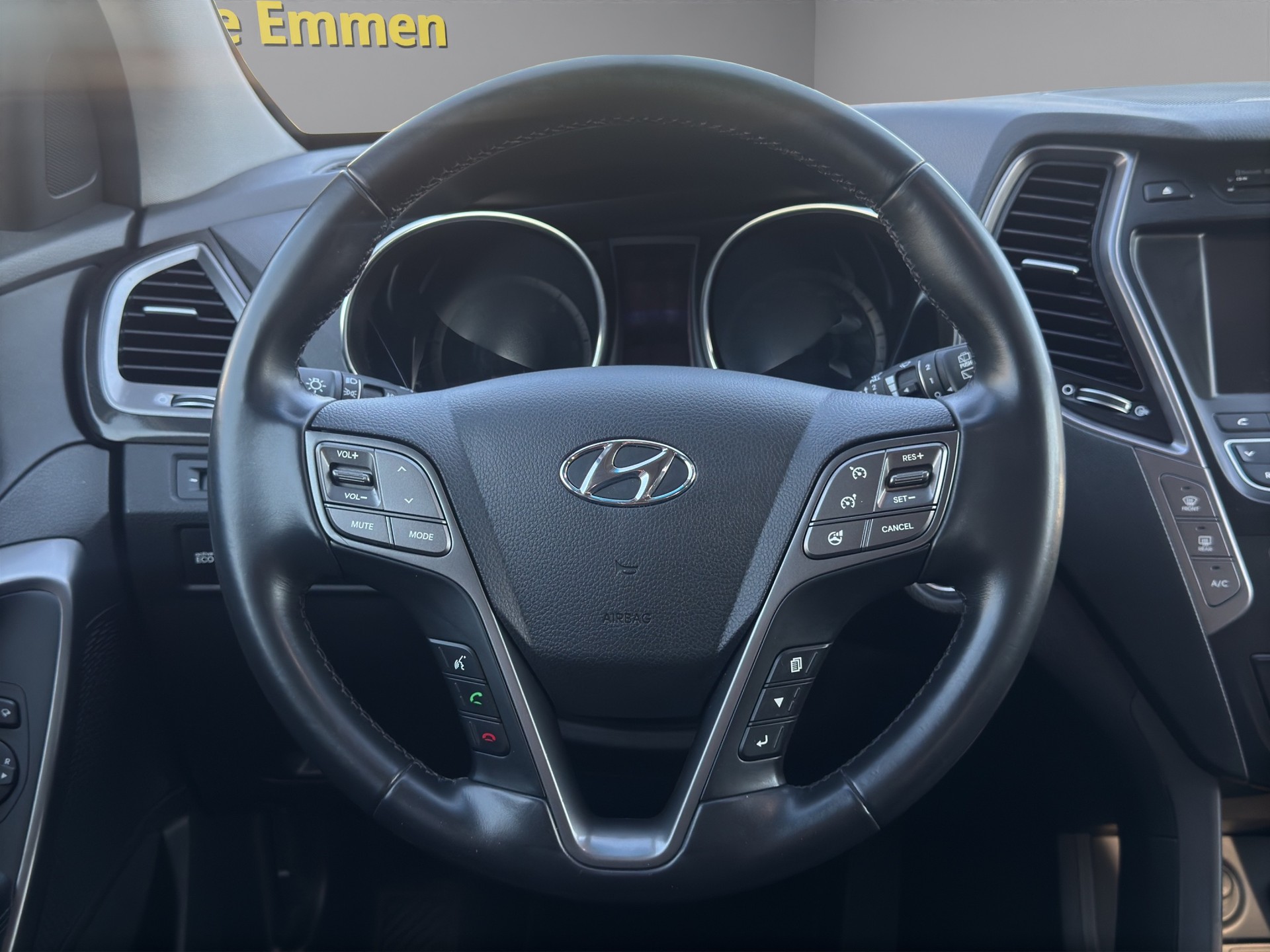 HYUNDAI Santa Fe 2.2 CRDI Style 4WD Automatic-image-12