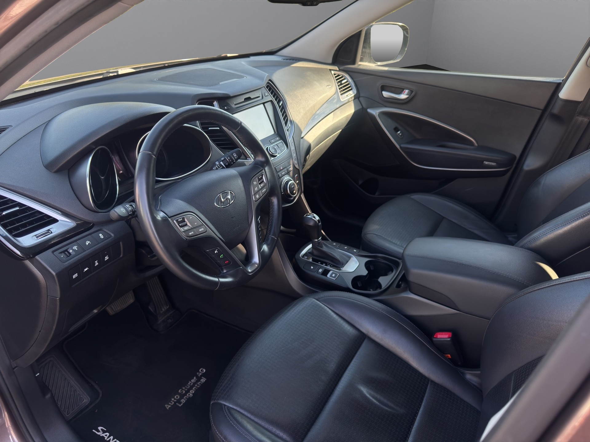 HYUNDAI Santa Fe 2.2 CRDI Style 4WD Automatic-image-11