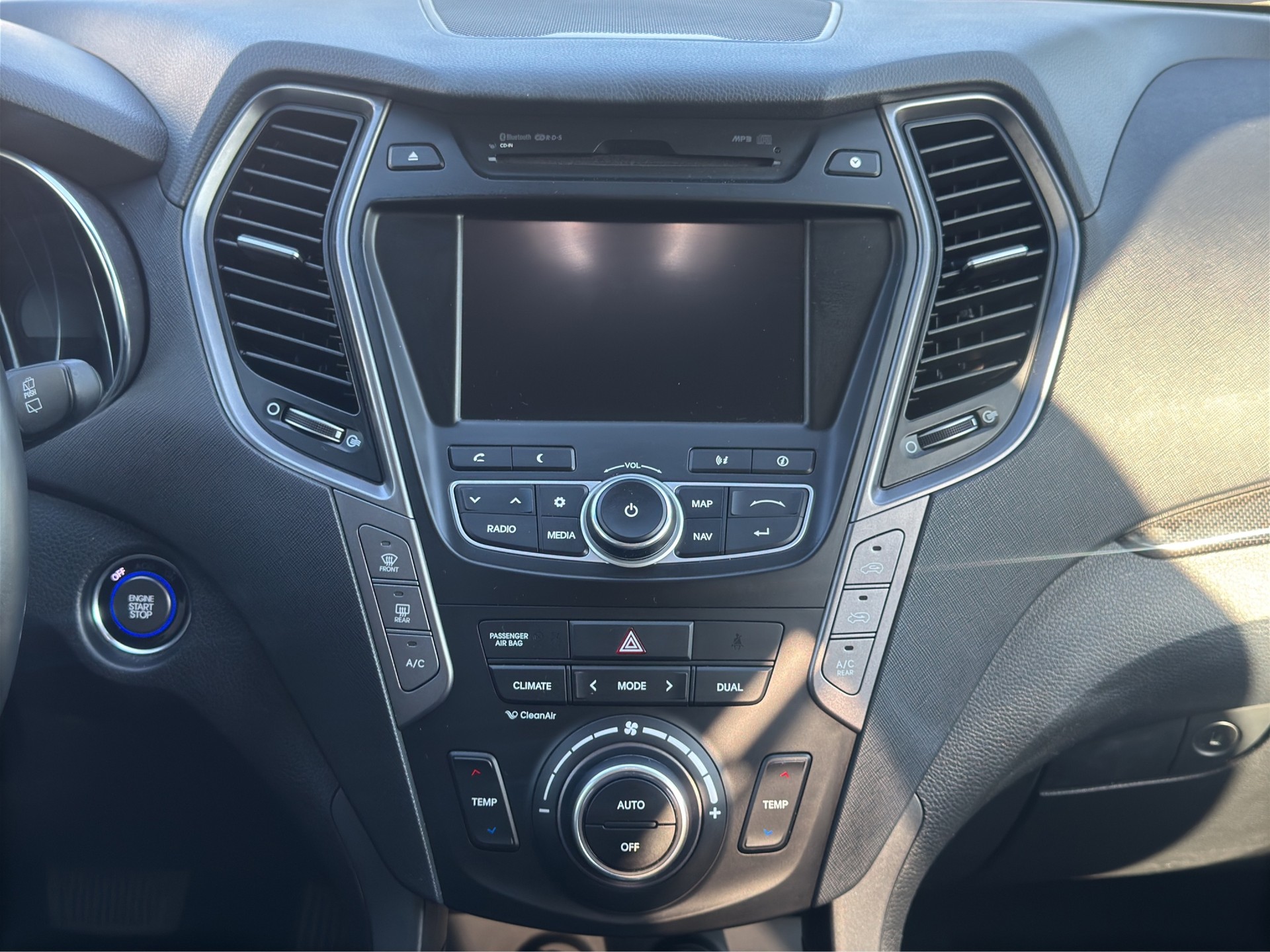 HYUNDAI Santa Fe 2.2 CRDI Style 4WD Automatic-image-13