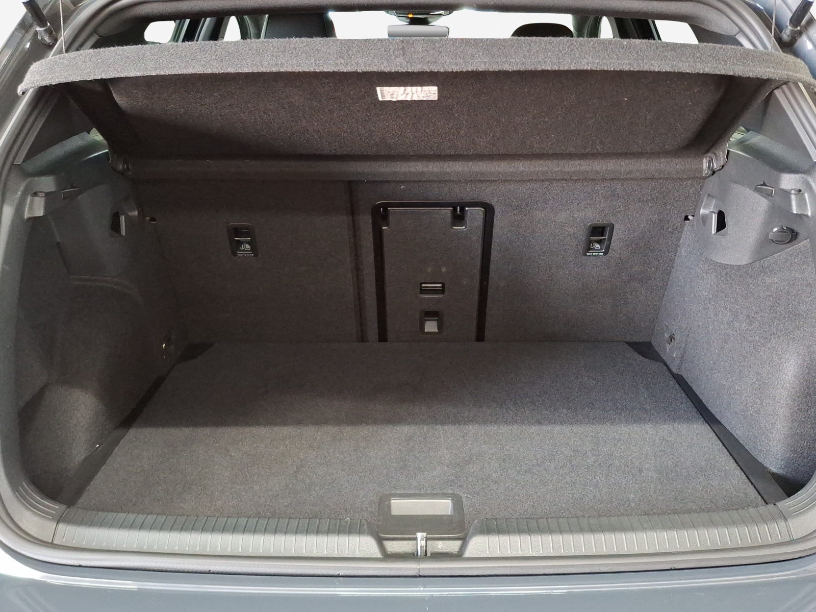 VW Golf 1.5 e TSI mHEV R-Line DSG-image-12