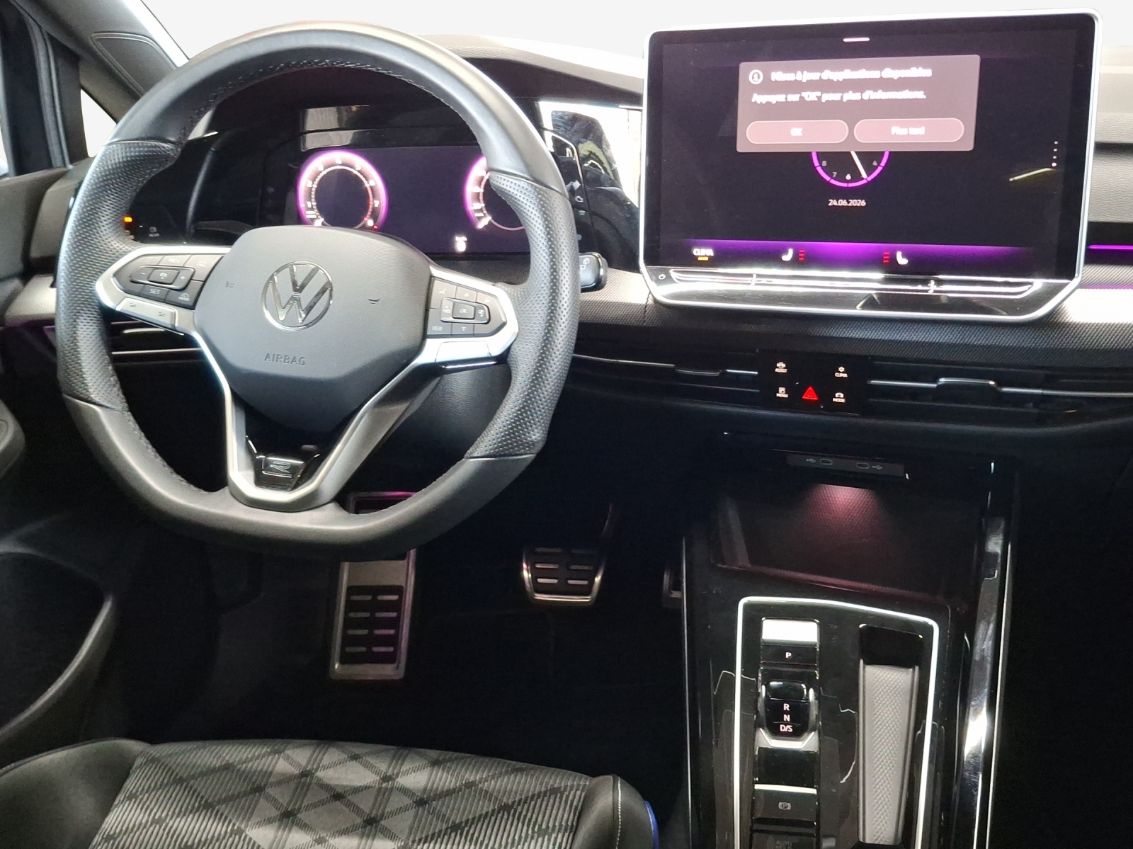VW Golf 1.5 e TSI mHEV R-Line DSG-image-8
