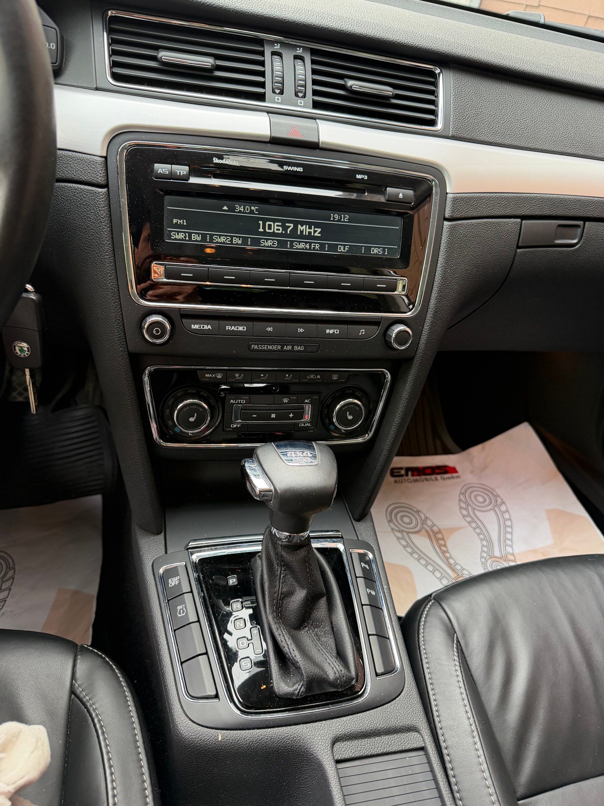 SKODA Superb 3.6 FSI Elegance 4x4 DSG-image-10