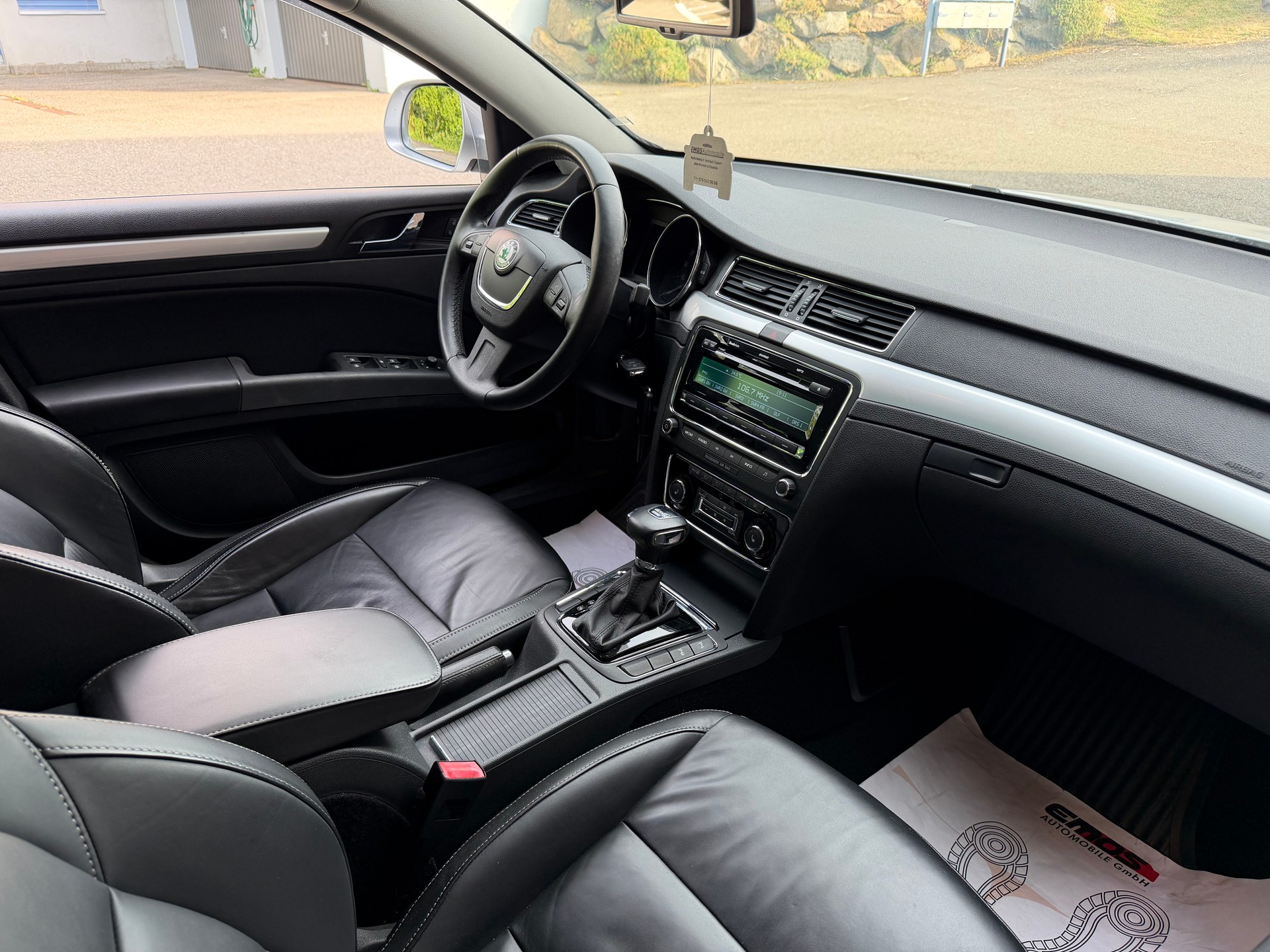 SKODA Superb 3.6 FSI Elegance 4x4 DSG-image-9