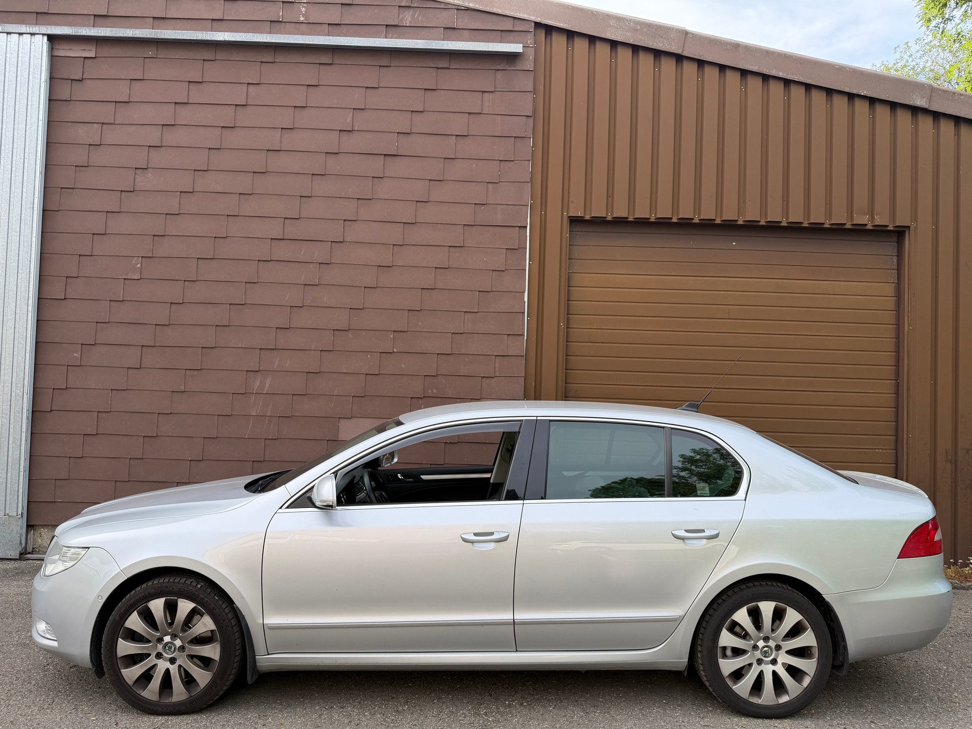 SKODA Superb 3.6 FSI Elegance 4x4 DSG-image-3