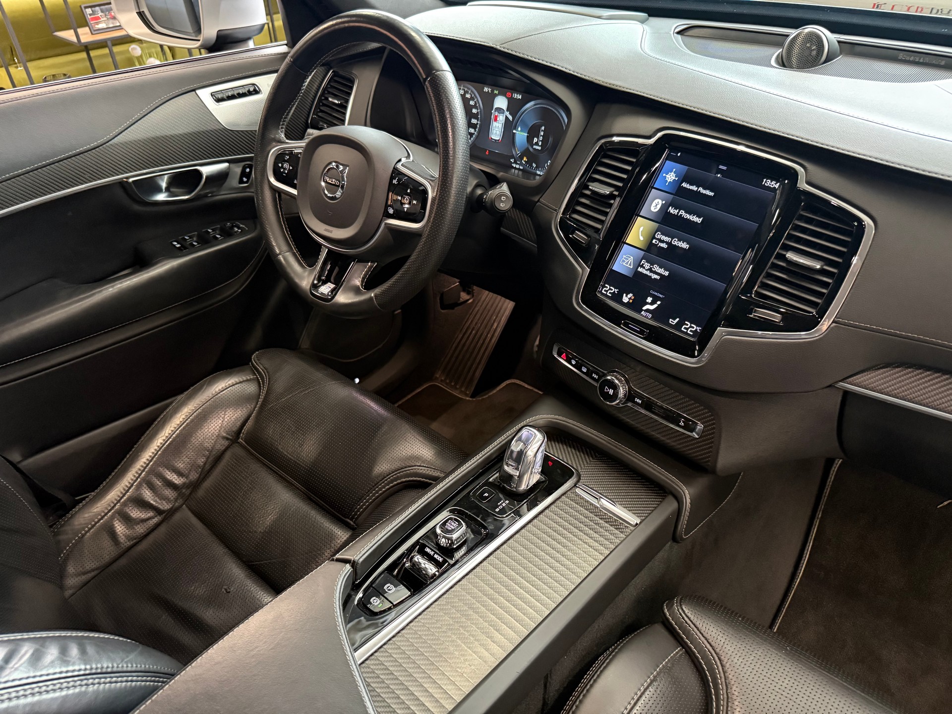 VOLVO XC90 T8 AWD R-Design Geartronic-image-25