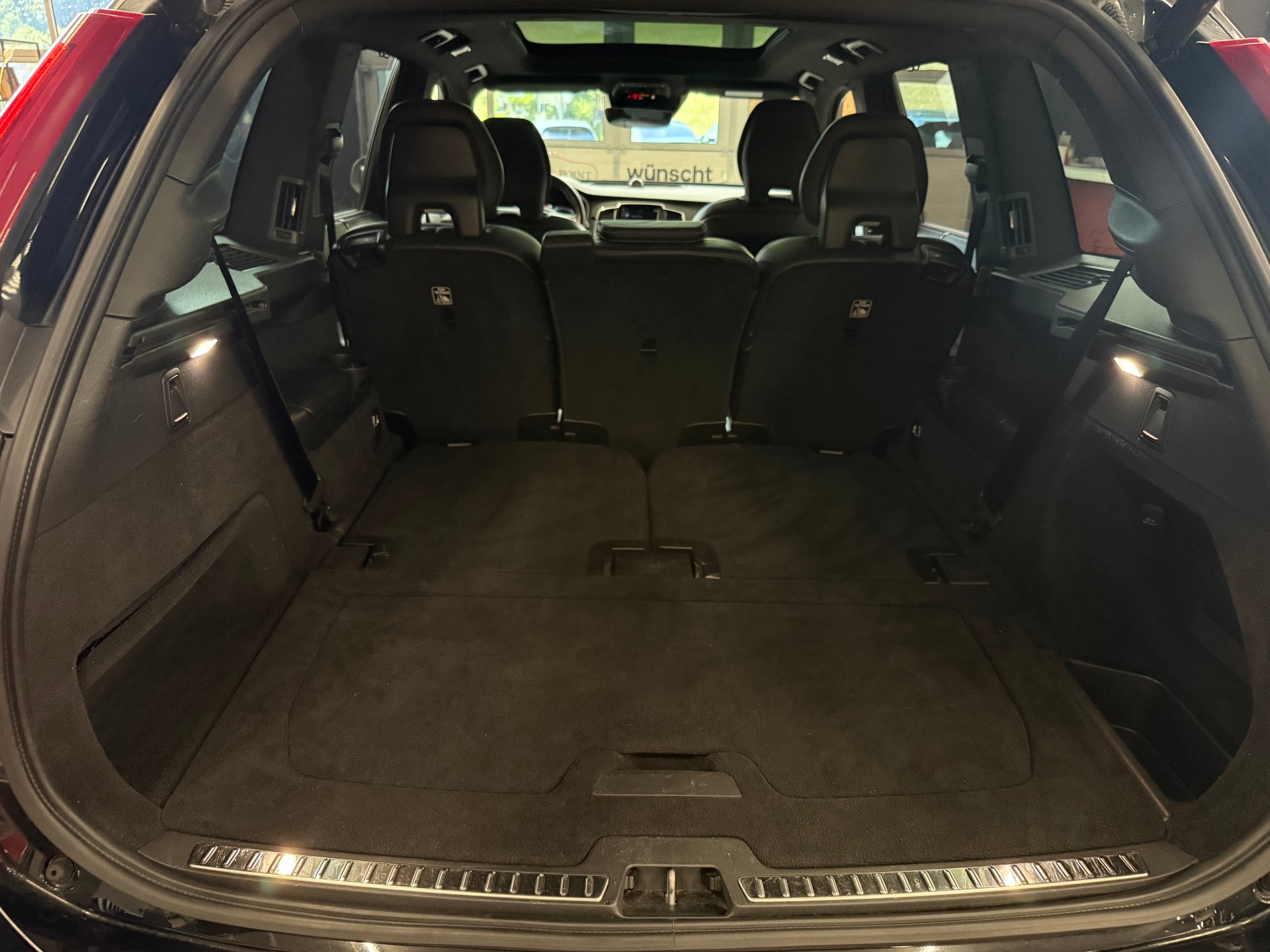 VOLVO XC90 T8 AWD R-Design Geartronic-image-17